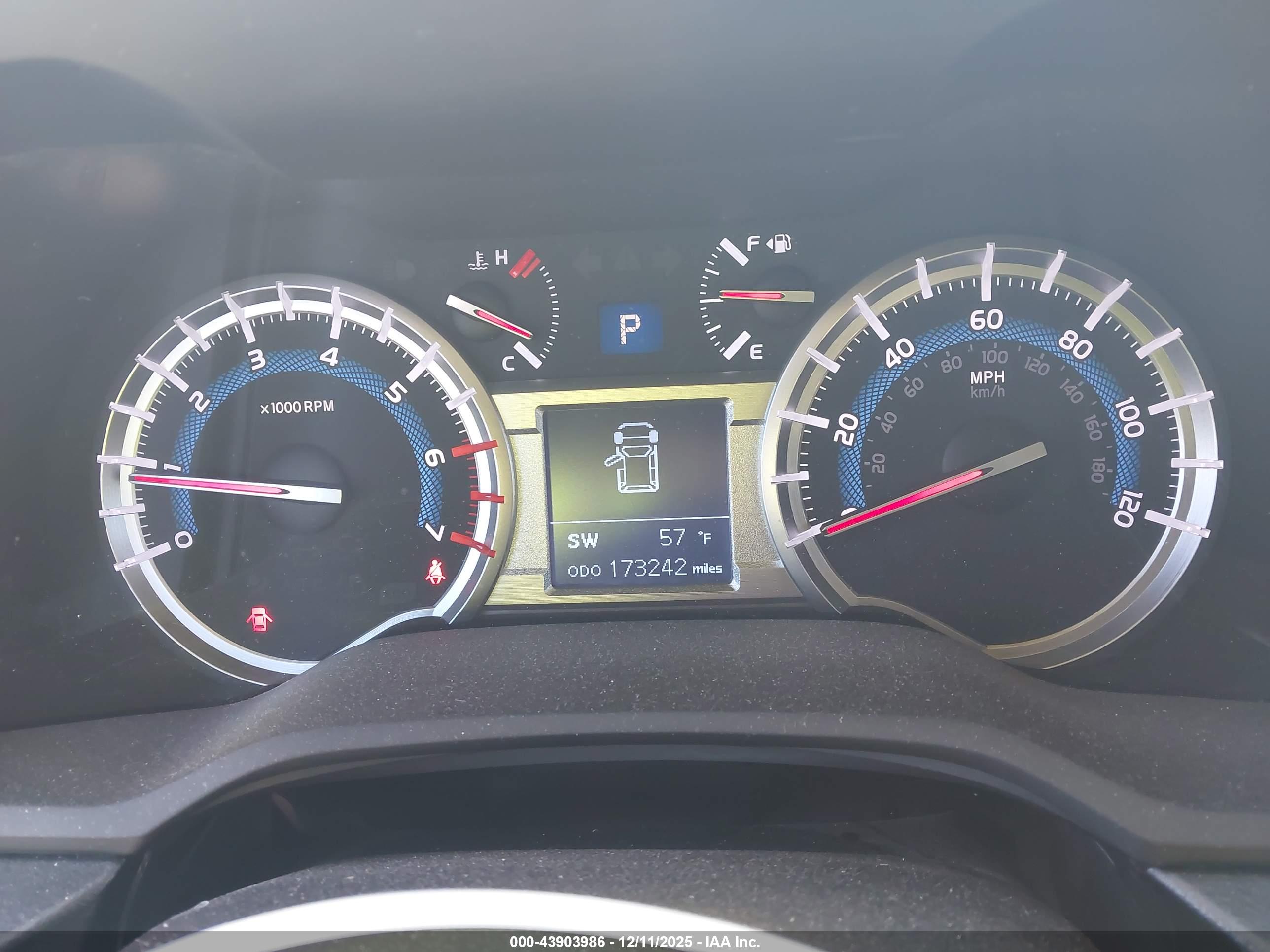 TOYOTA 4RUNNER image 7