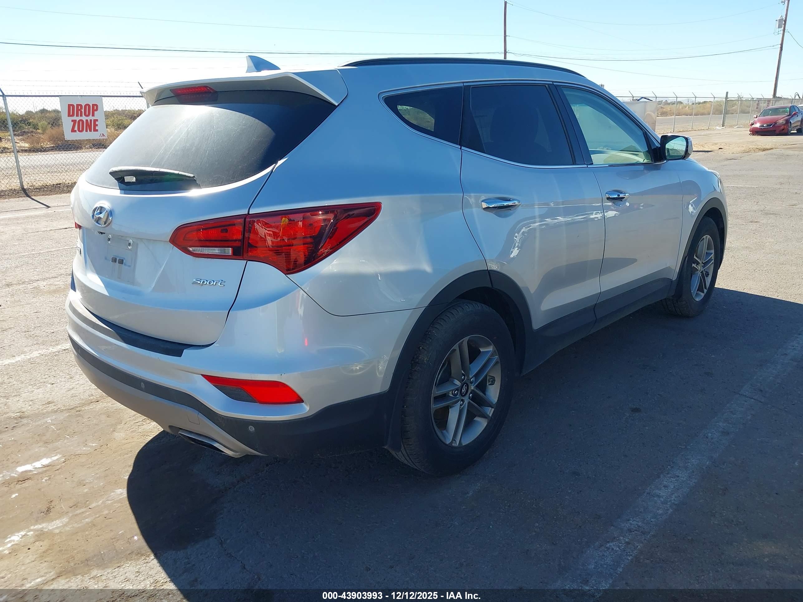 HYUNDAI SANTA image 4