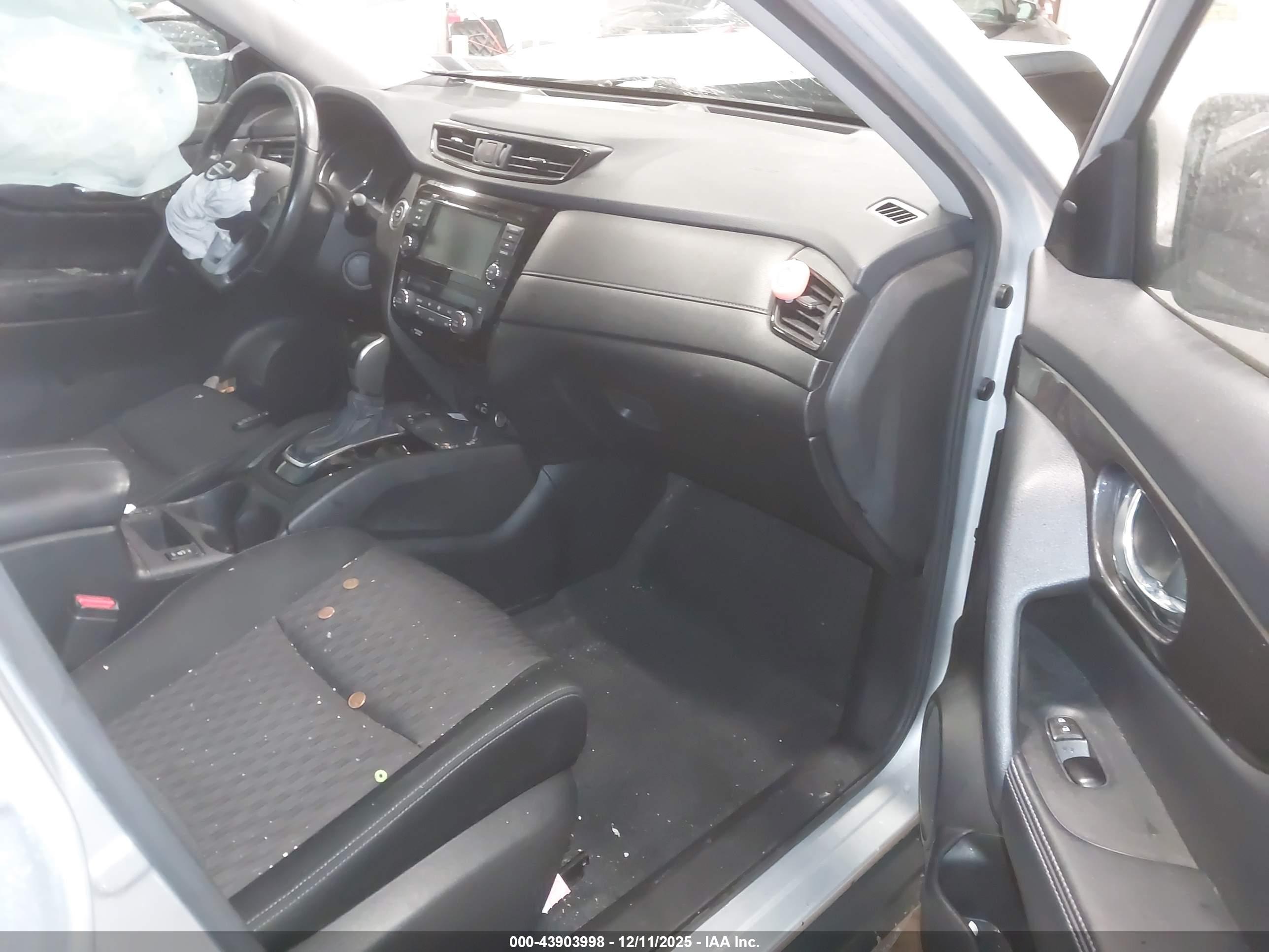 NISSAN ROGUE image 5