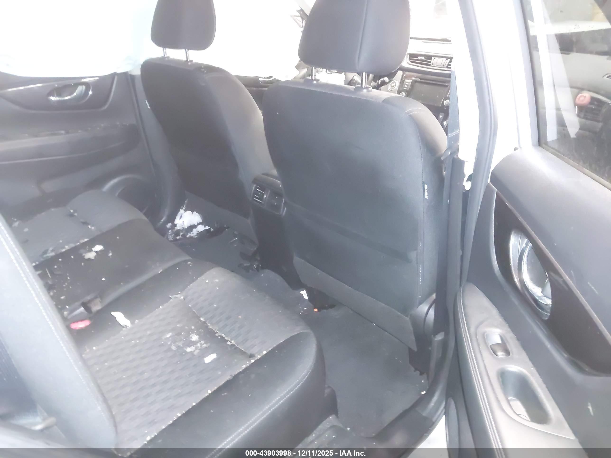 NISSAN ROGUE image 8
