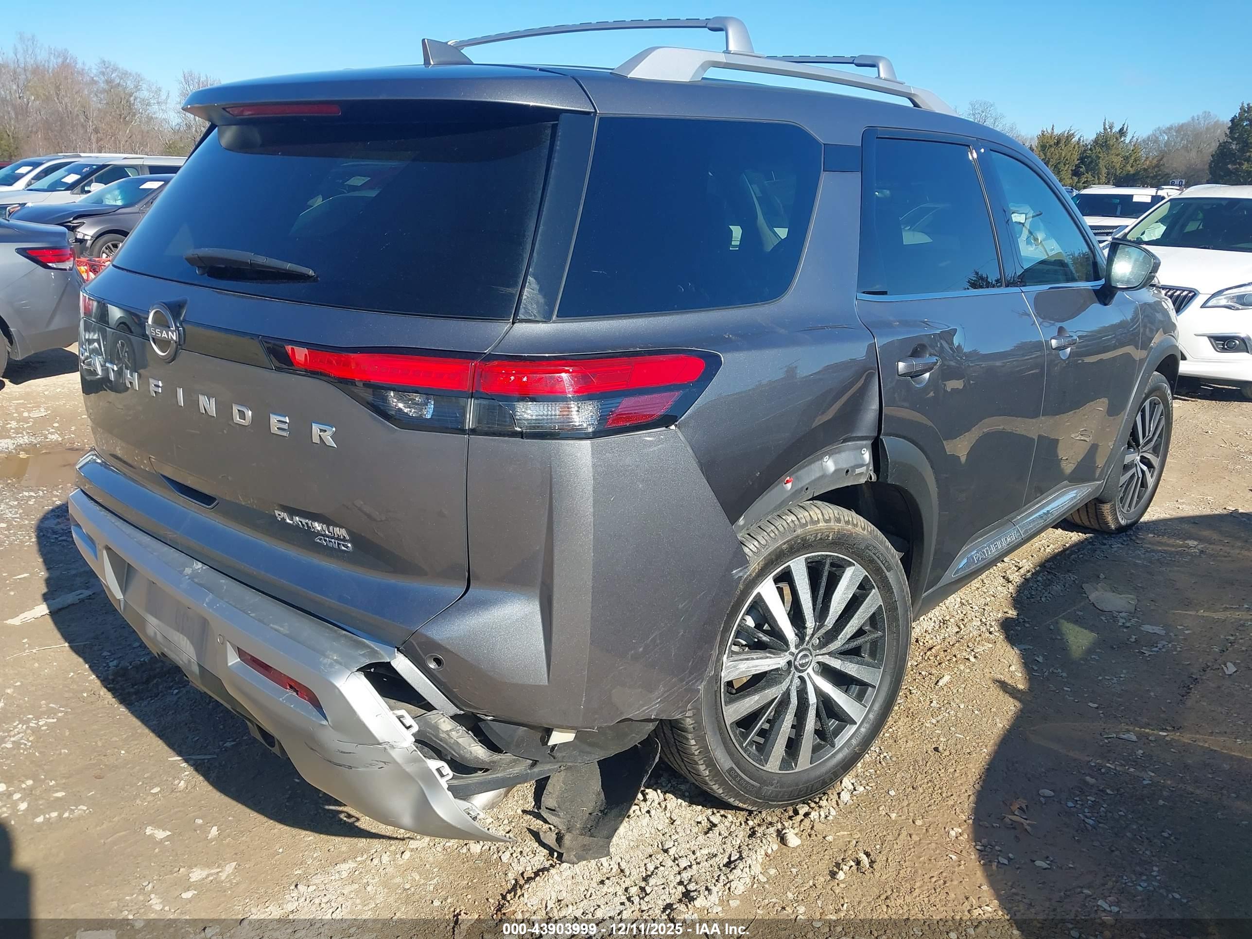 NISSAN PATHFINDER image 4