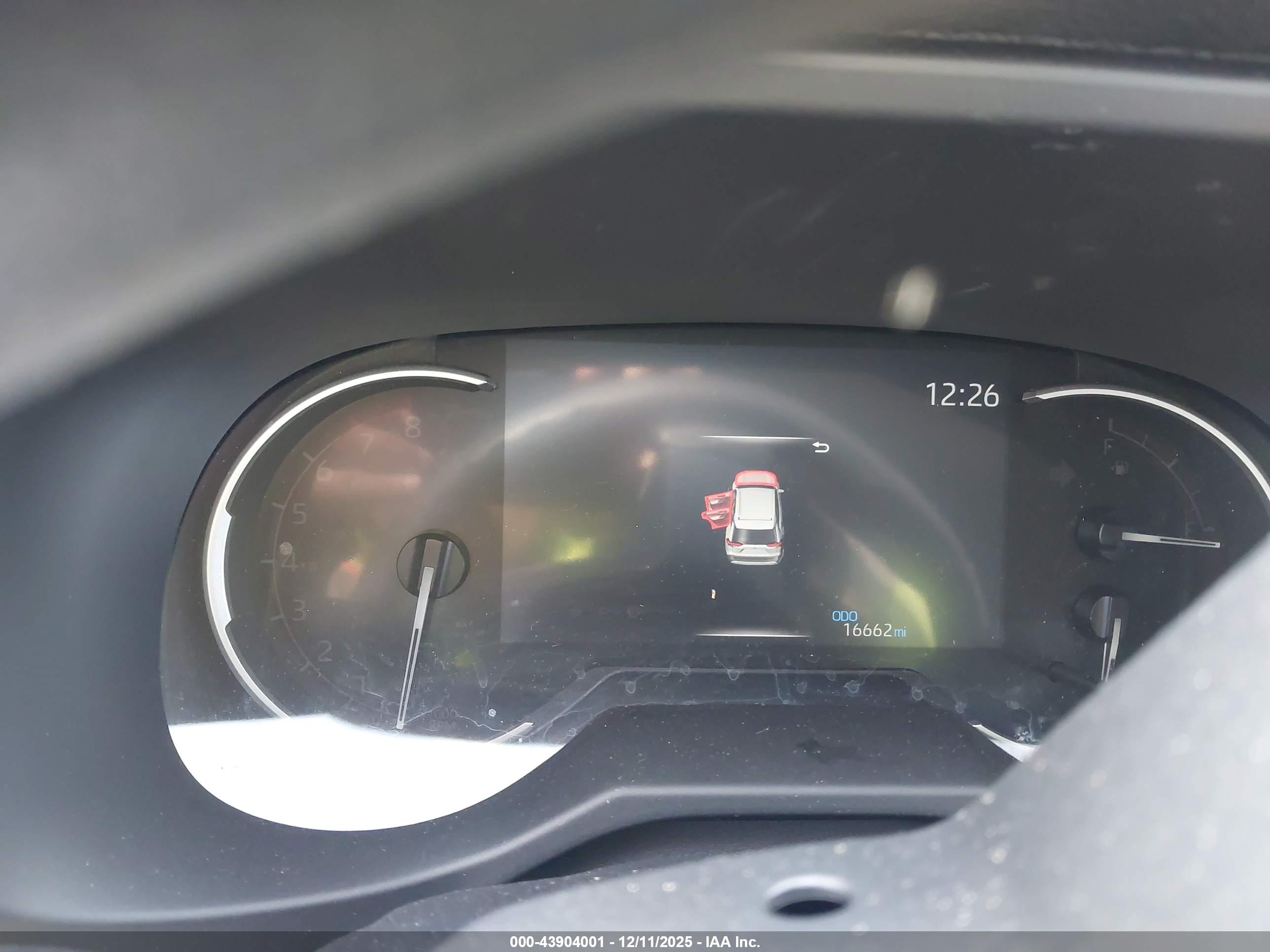 TOYOTA RAV4 image 7