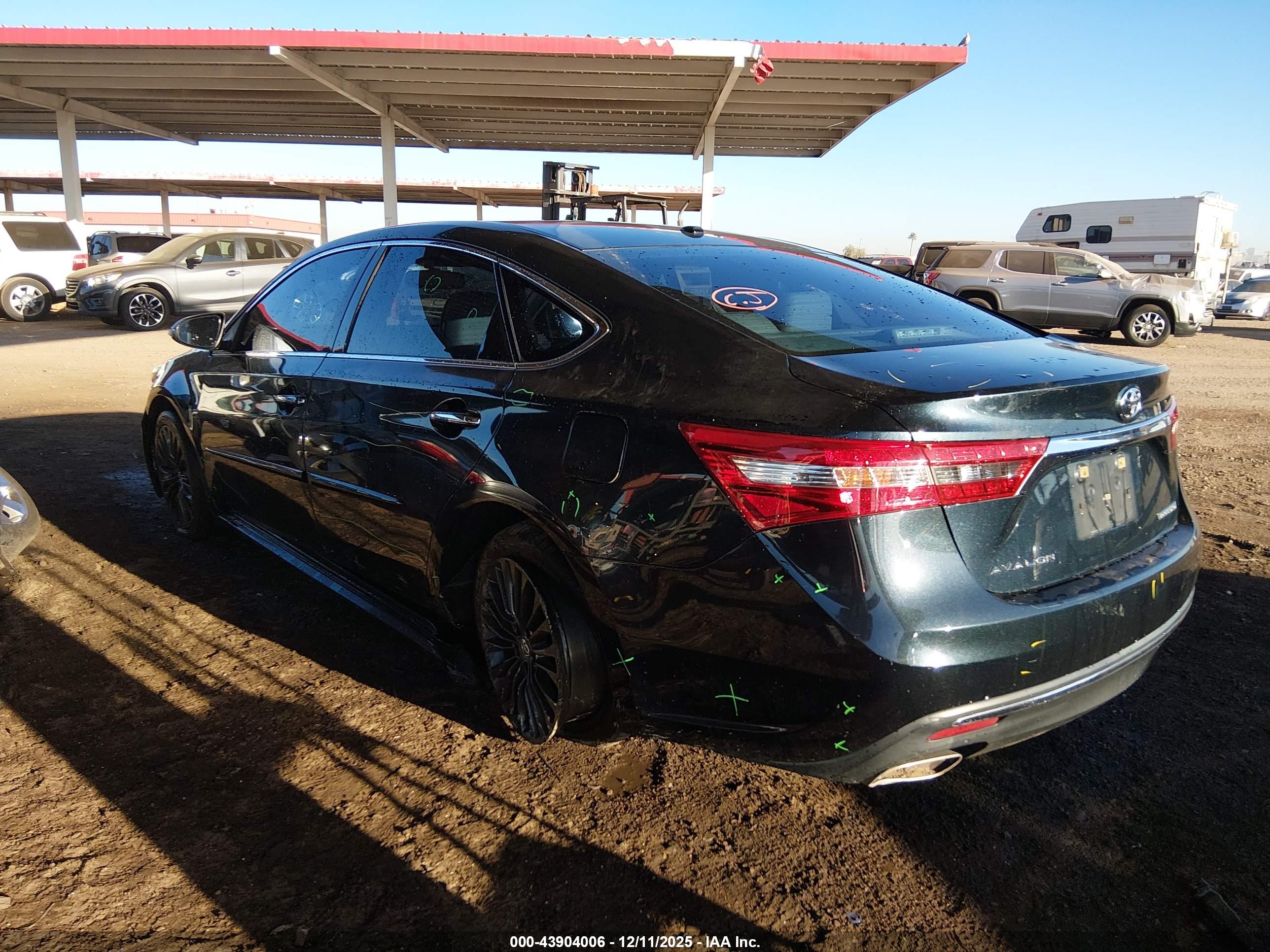 TOYOTA AVALON image 3