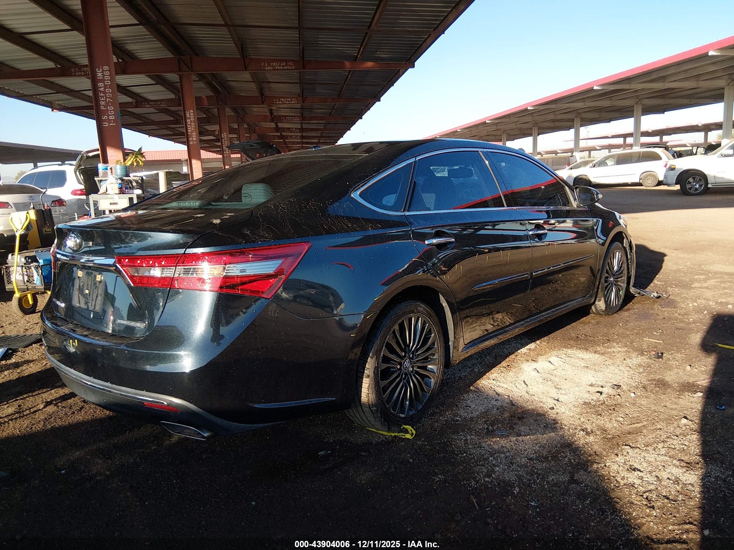 TOYOTA AVALON image 4