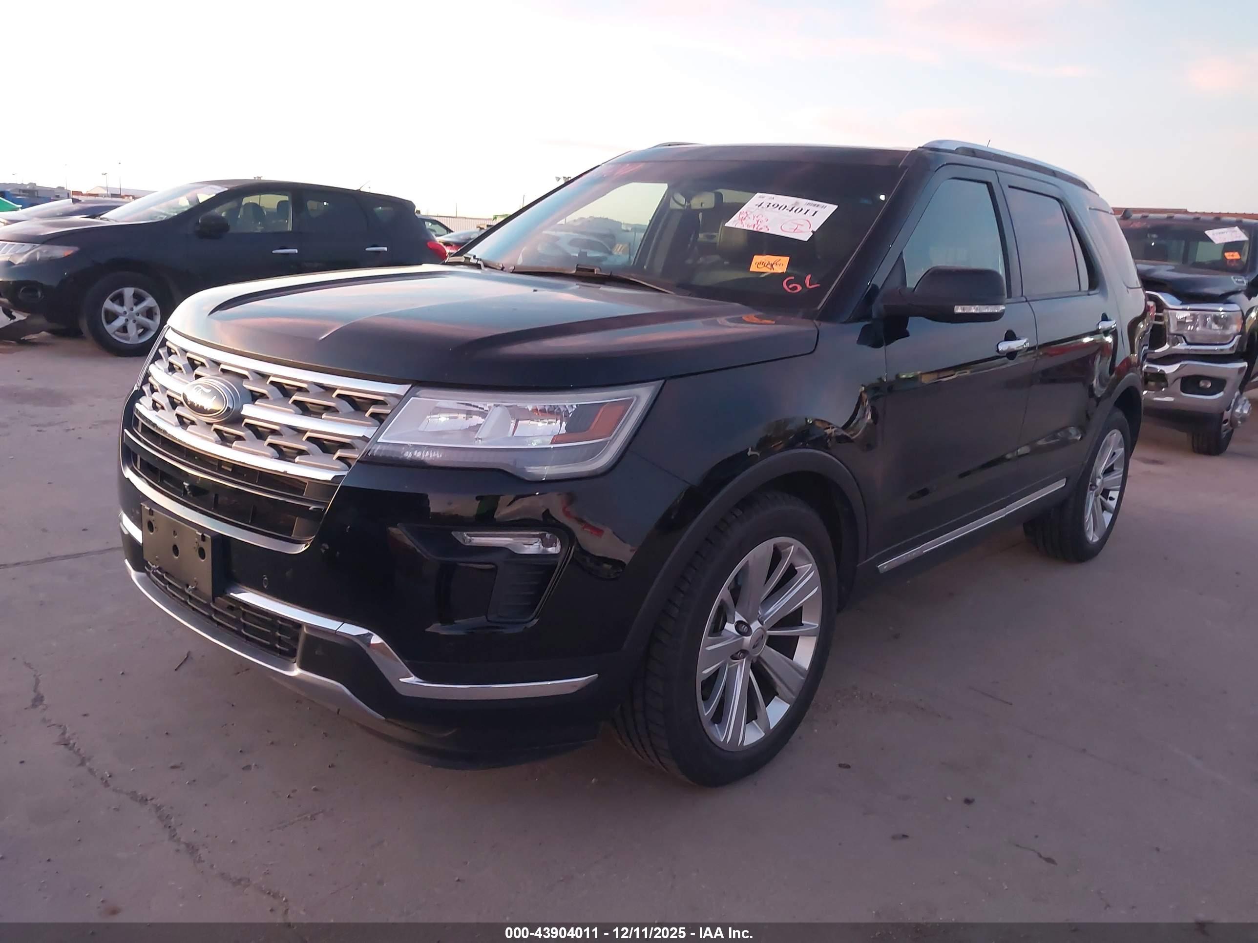 FORD EXPLORER image 2