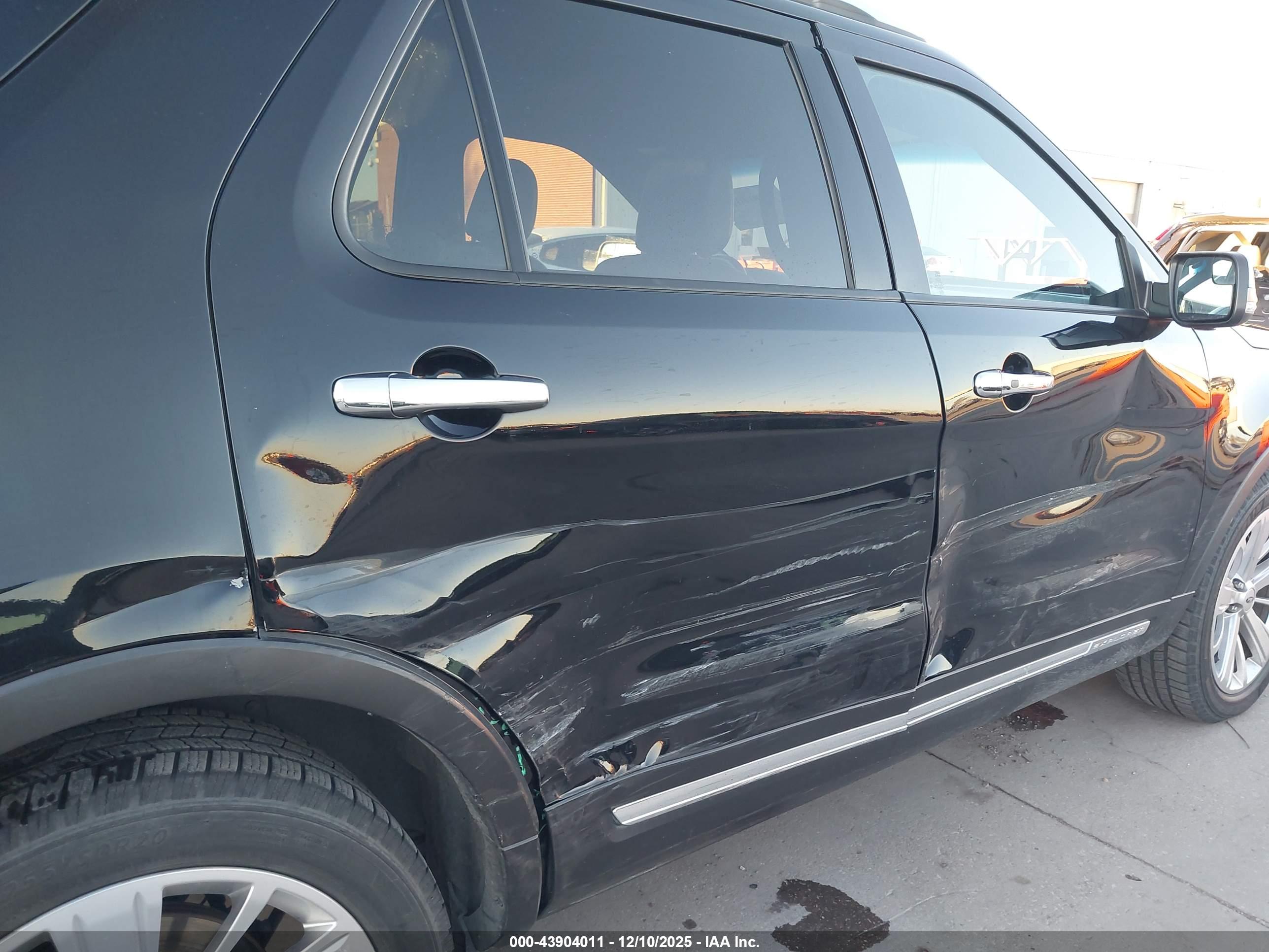 FORD EXPLORER image 6