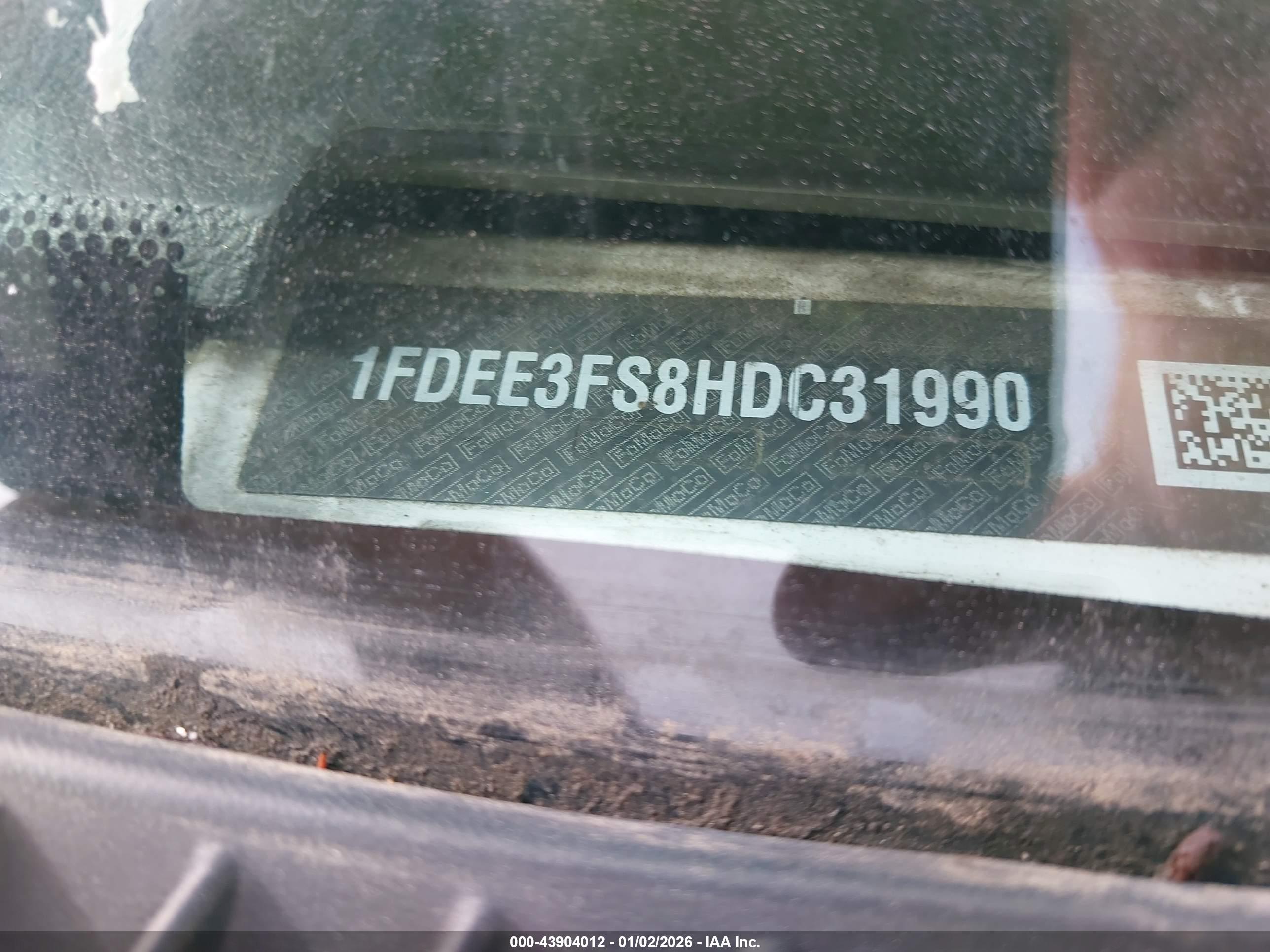 FORD BUS image 9