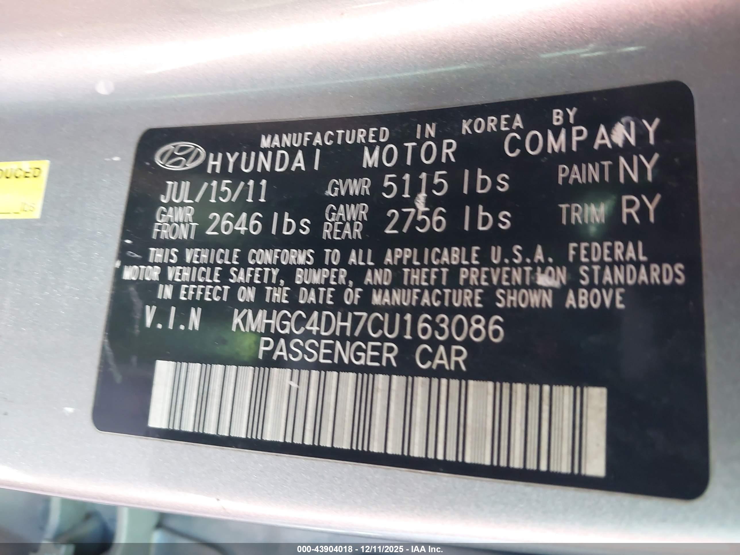 HYUNDAI GENESIS image 9