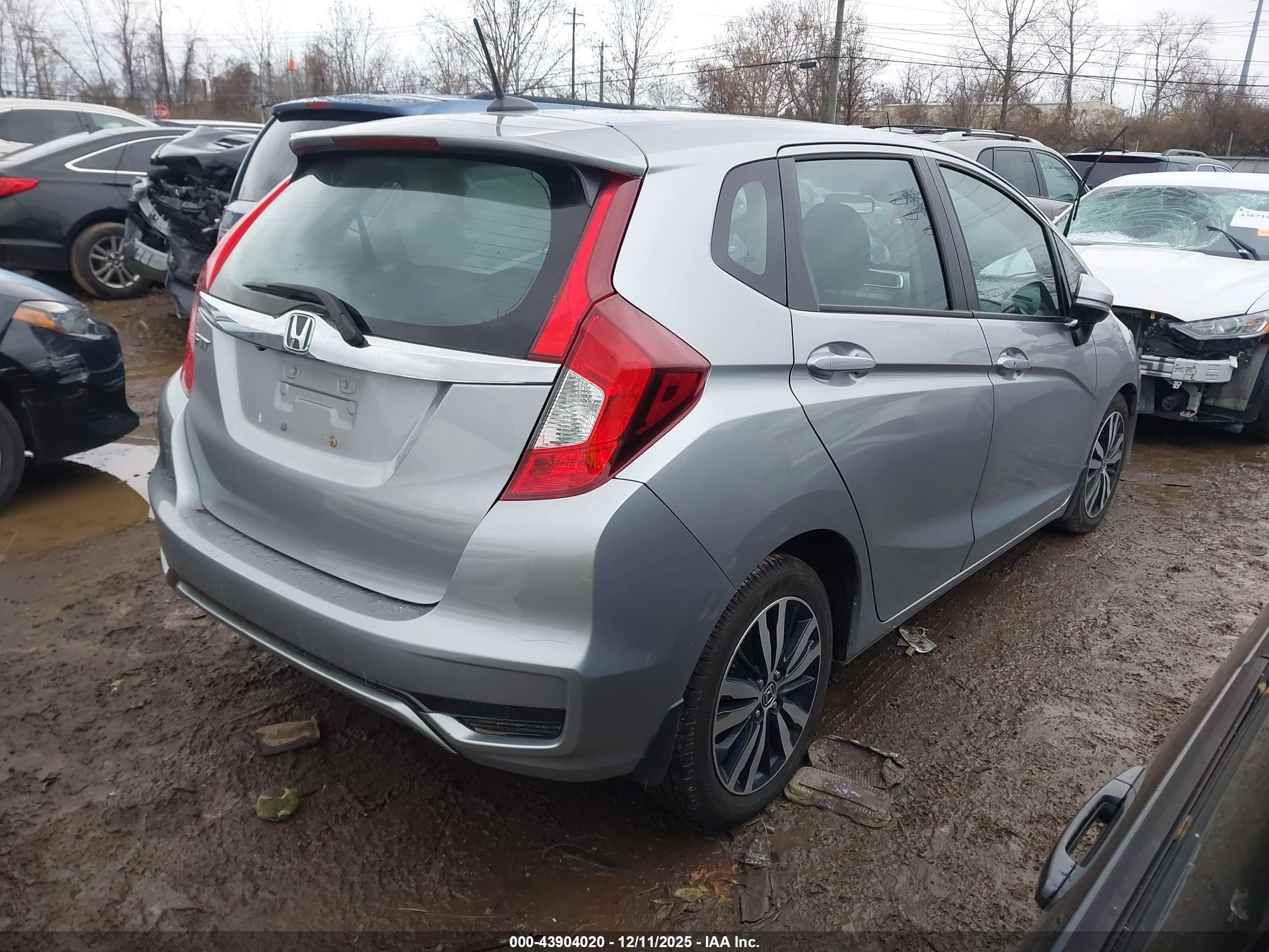 HONDA FIT image 4