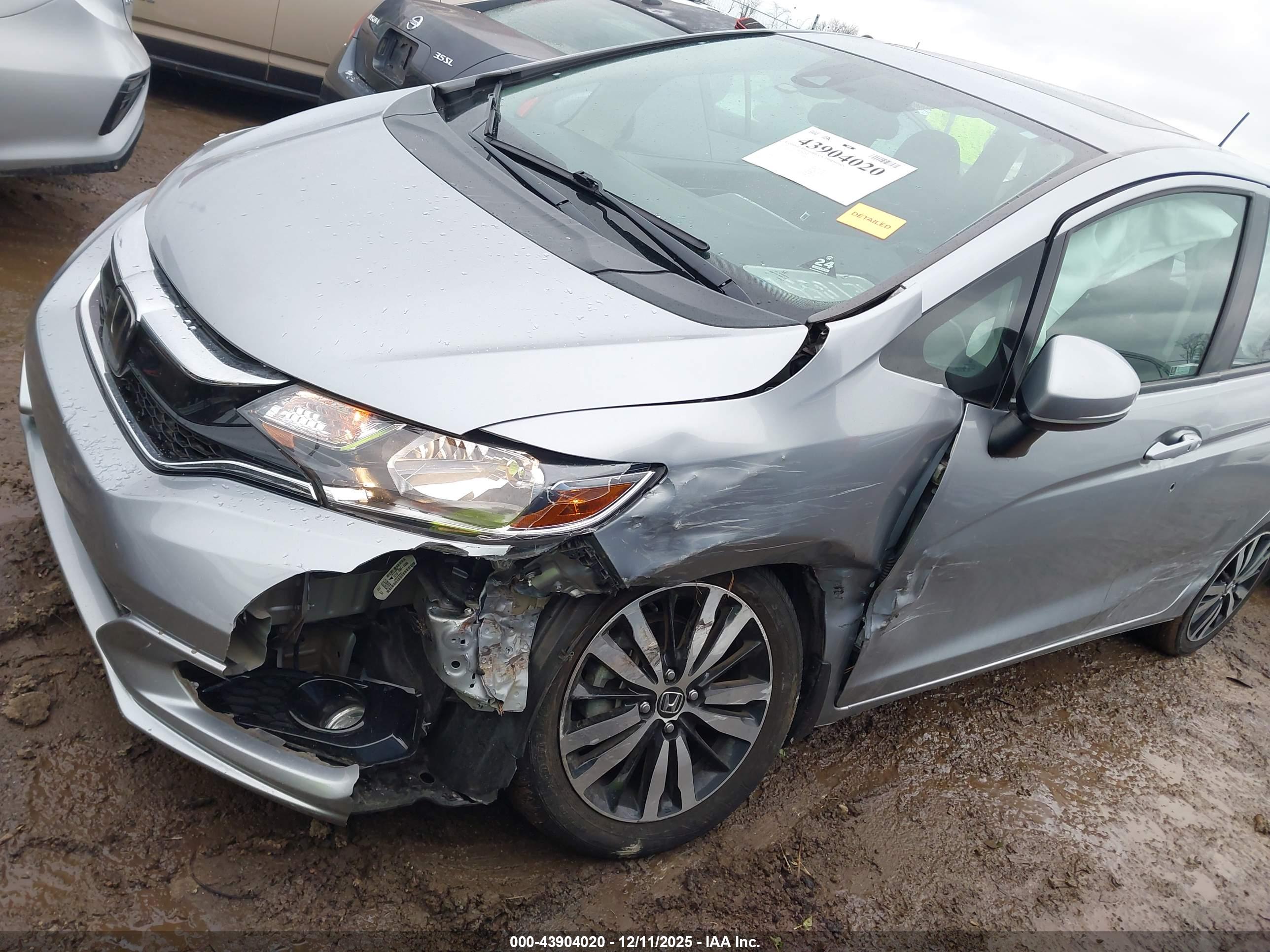 HONDA FIT image 6