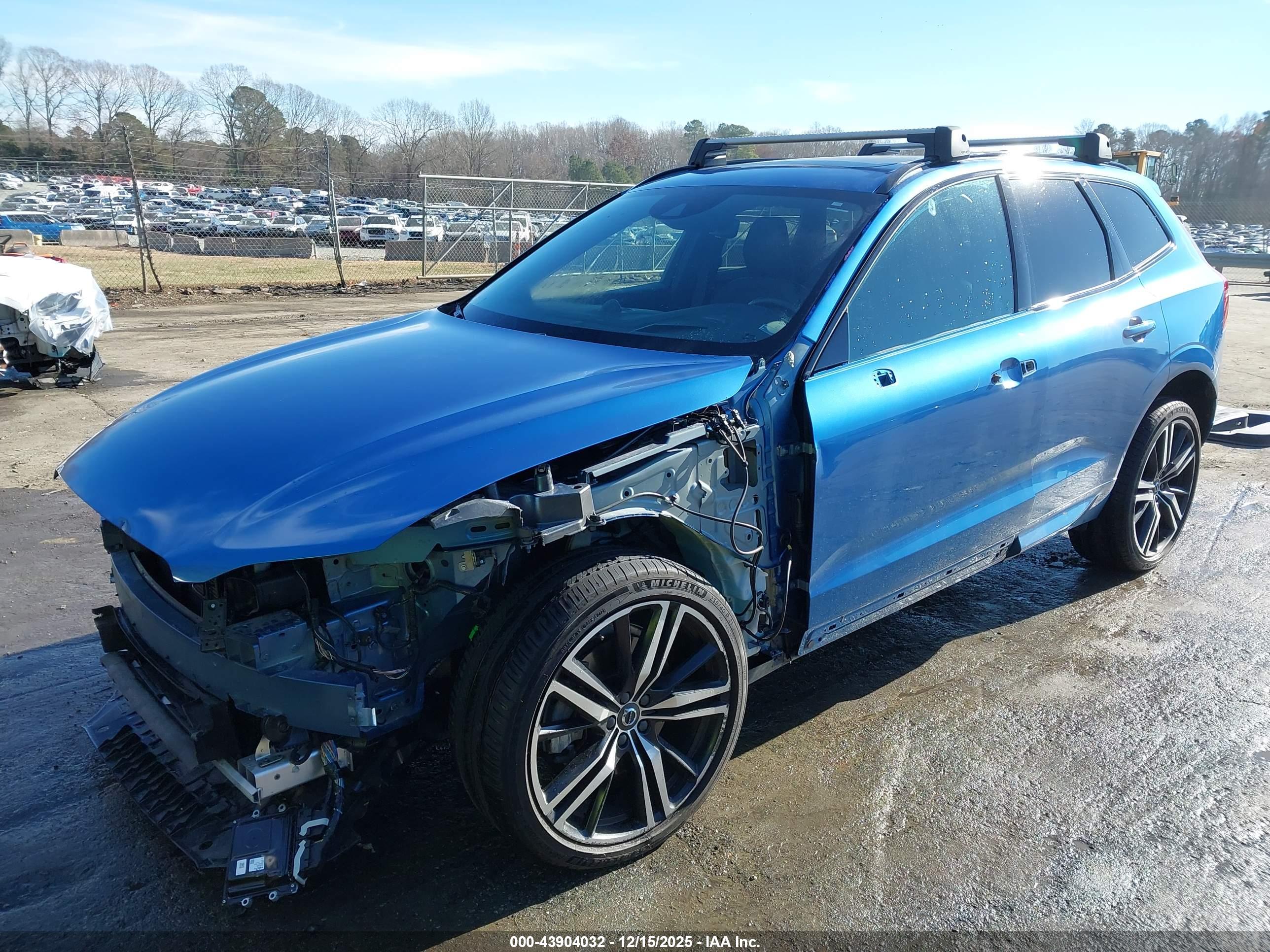 VOLVO XC60 image 2