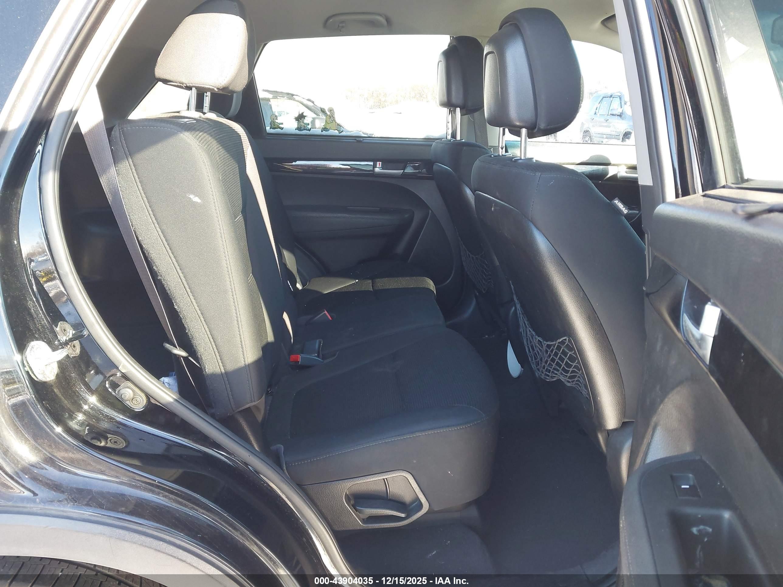 KIA SORENTO image 8