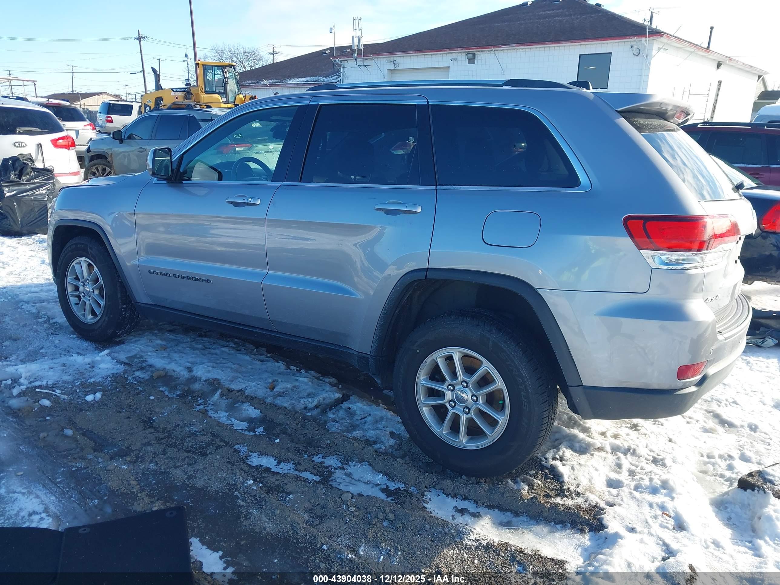 JEEP GRAND image 3