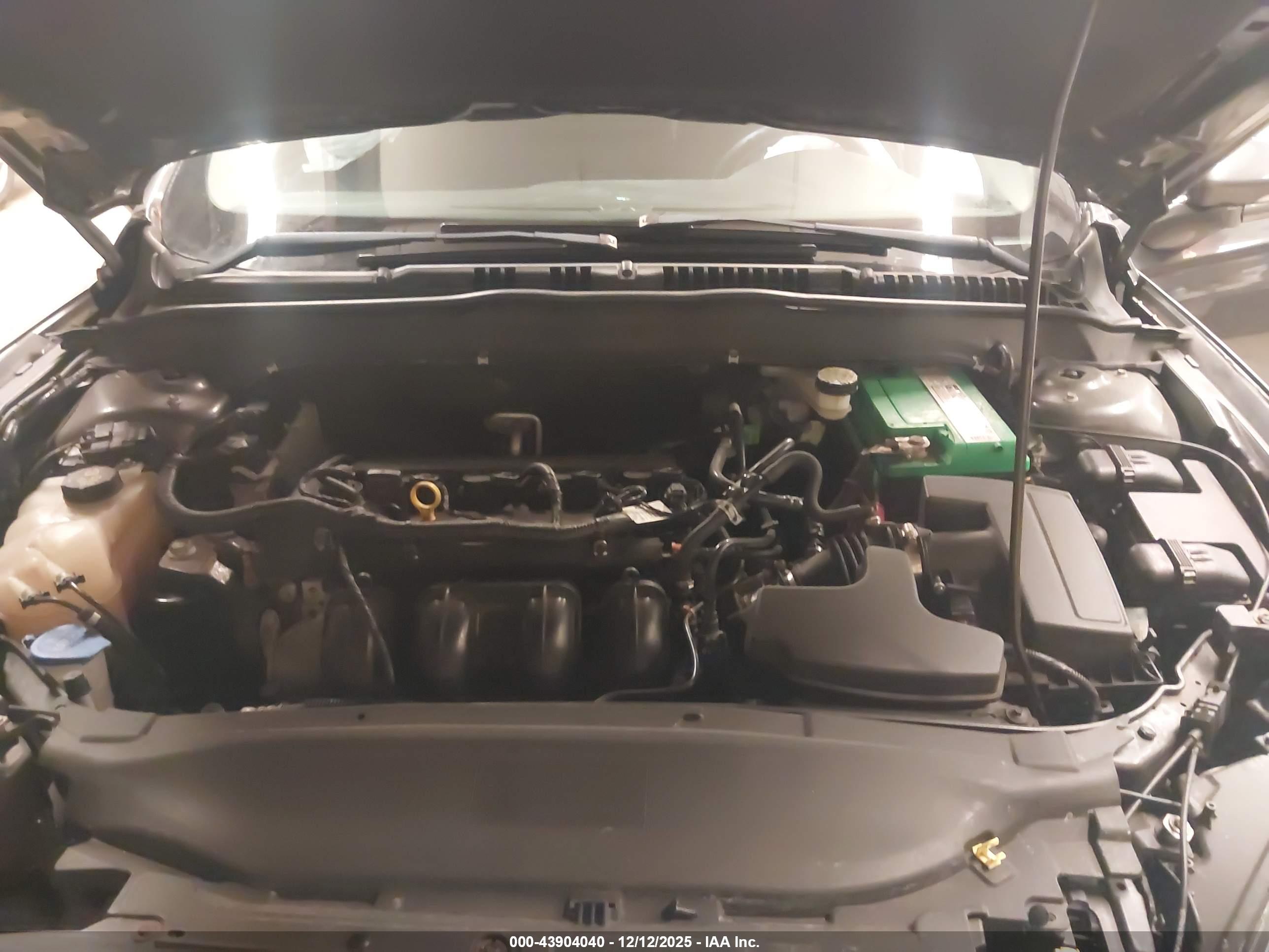 FORD FUSION image 10