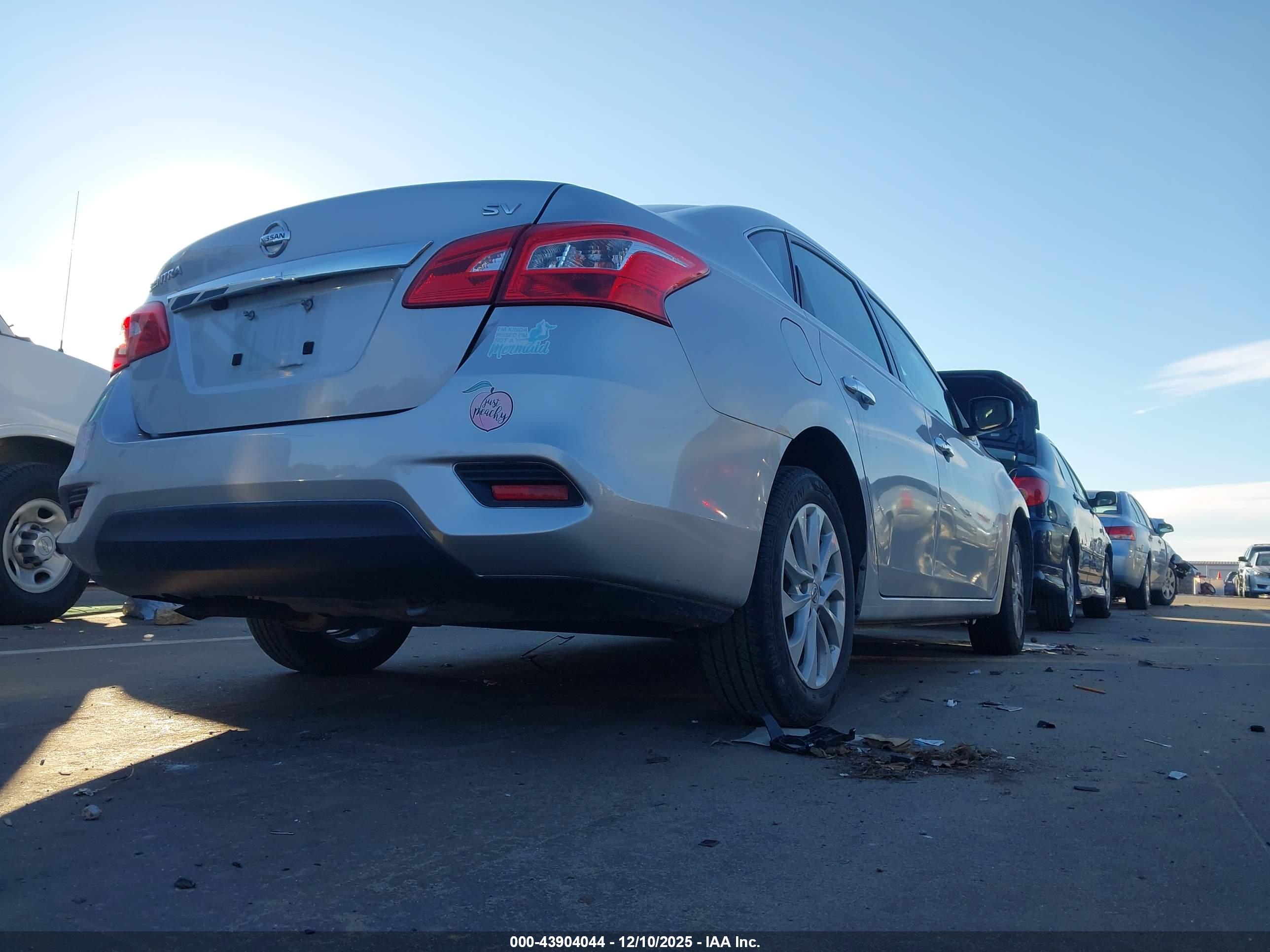 NISSAN SENTRA image 4