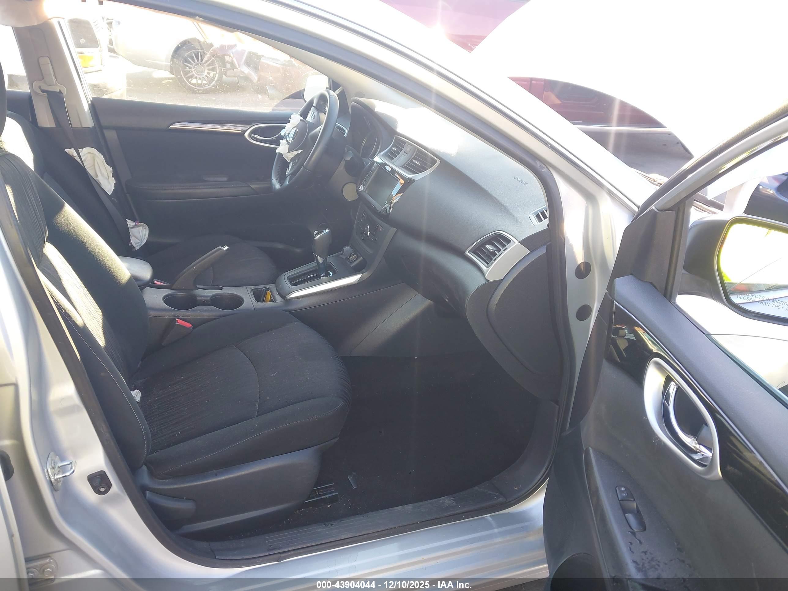 NISSAN SENTRA image 5