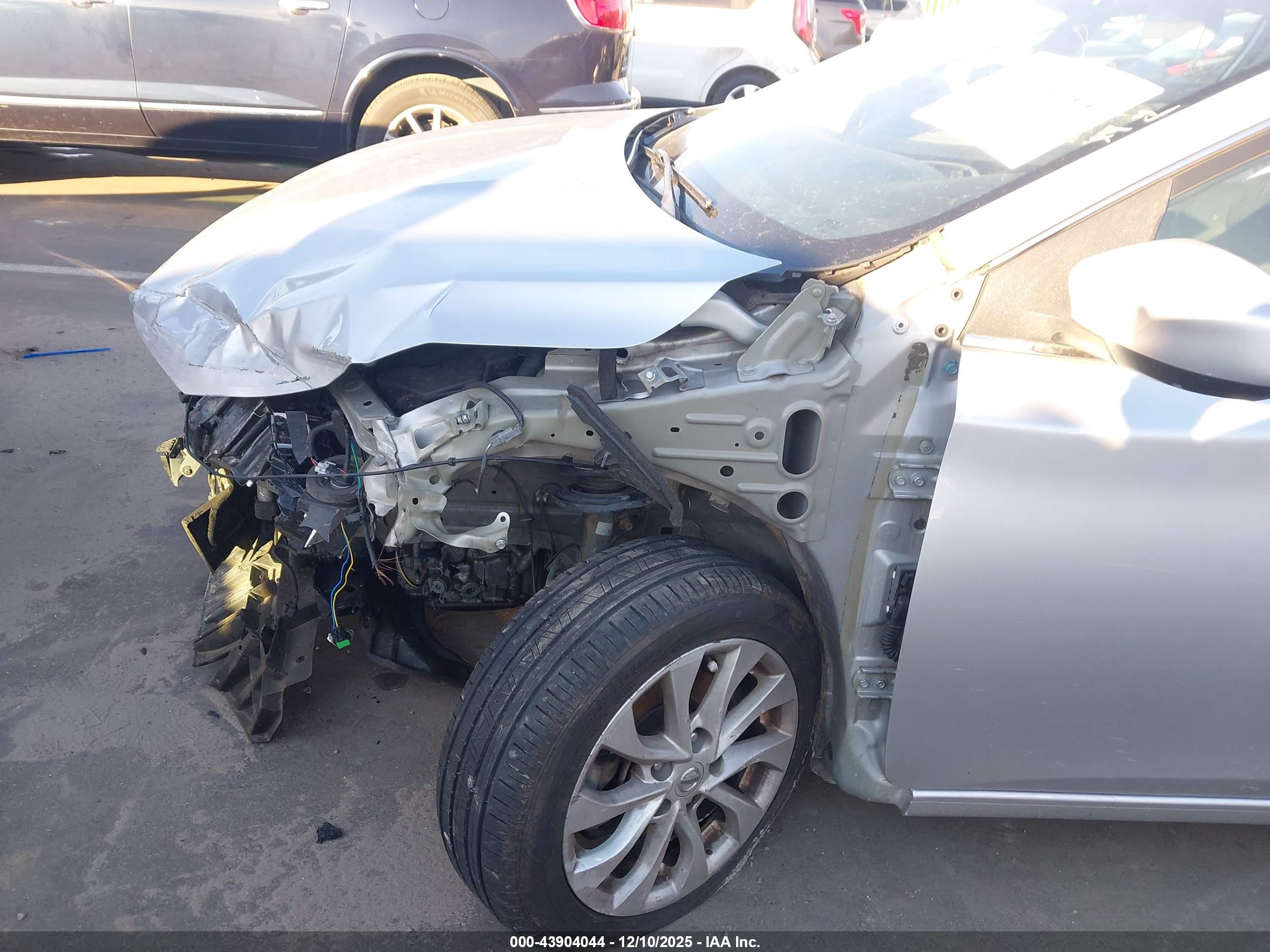 NISSAN SENTRA image 6
