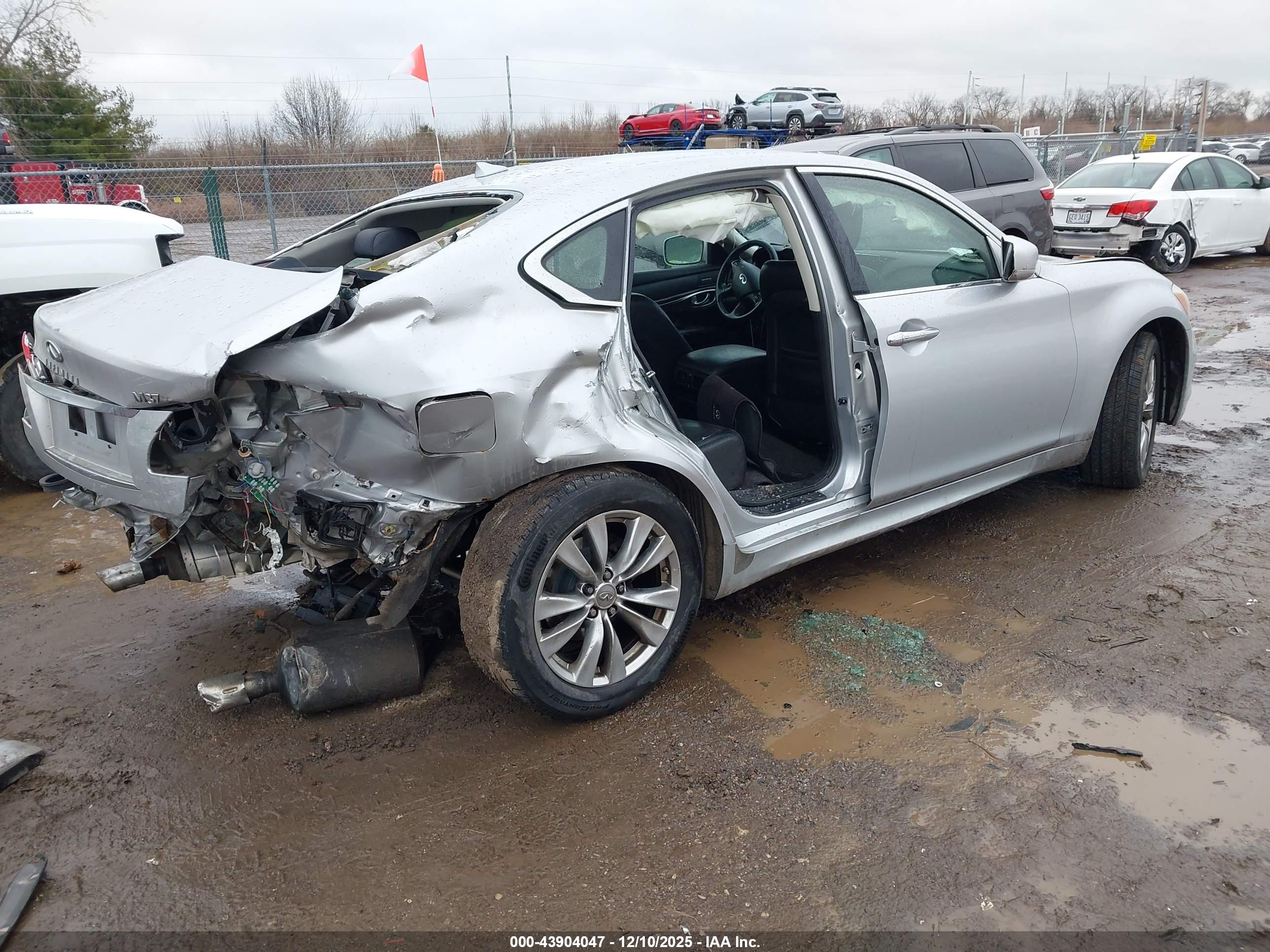 INFINITI M37X image 4
