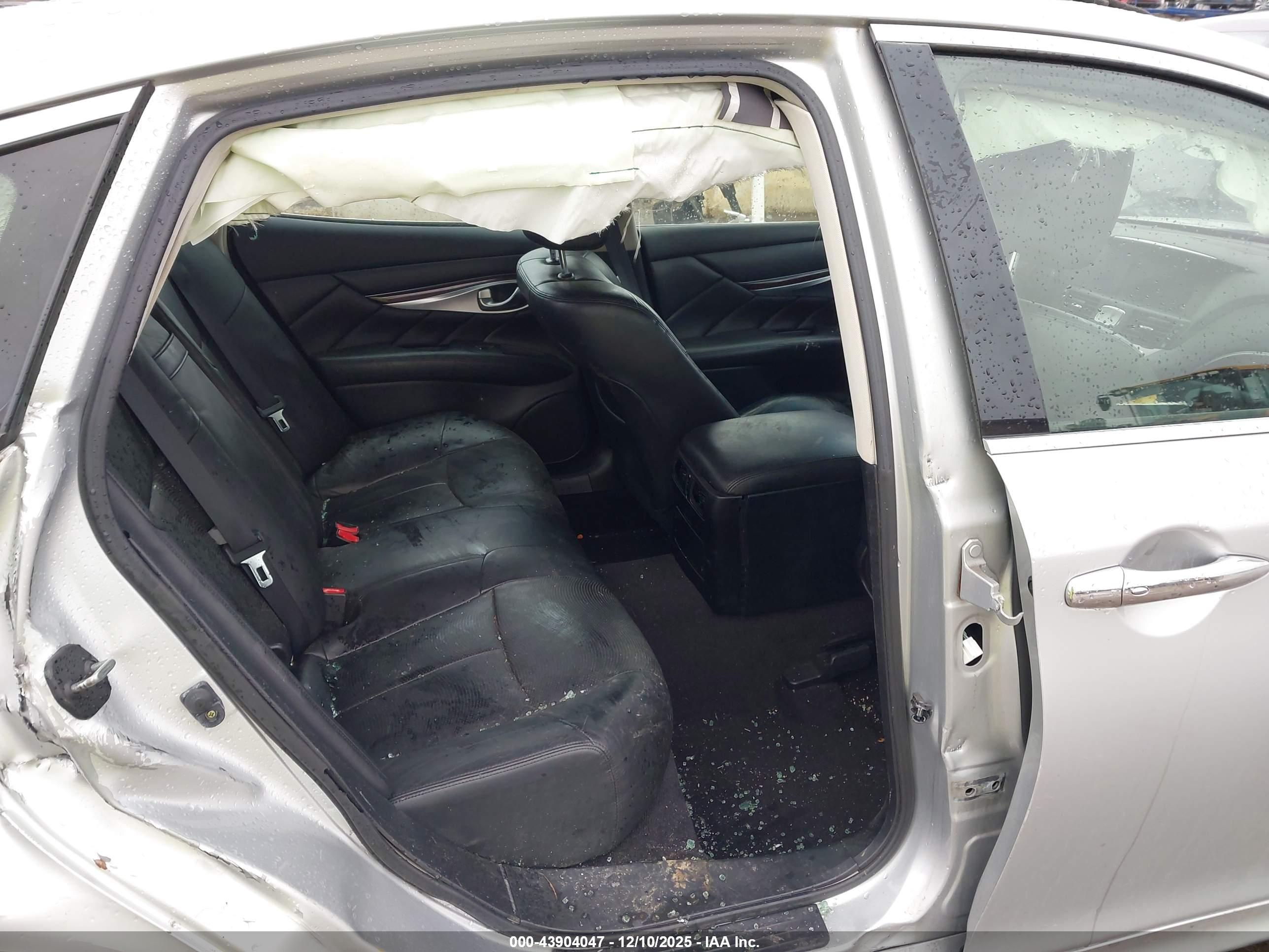 INFINITI M37X image 8