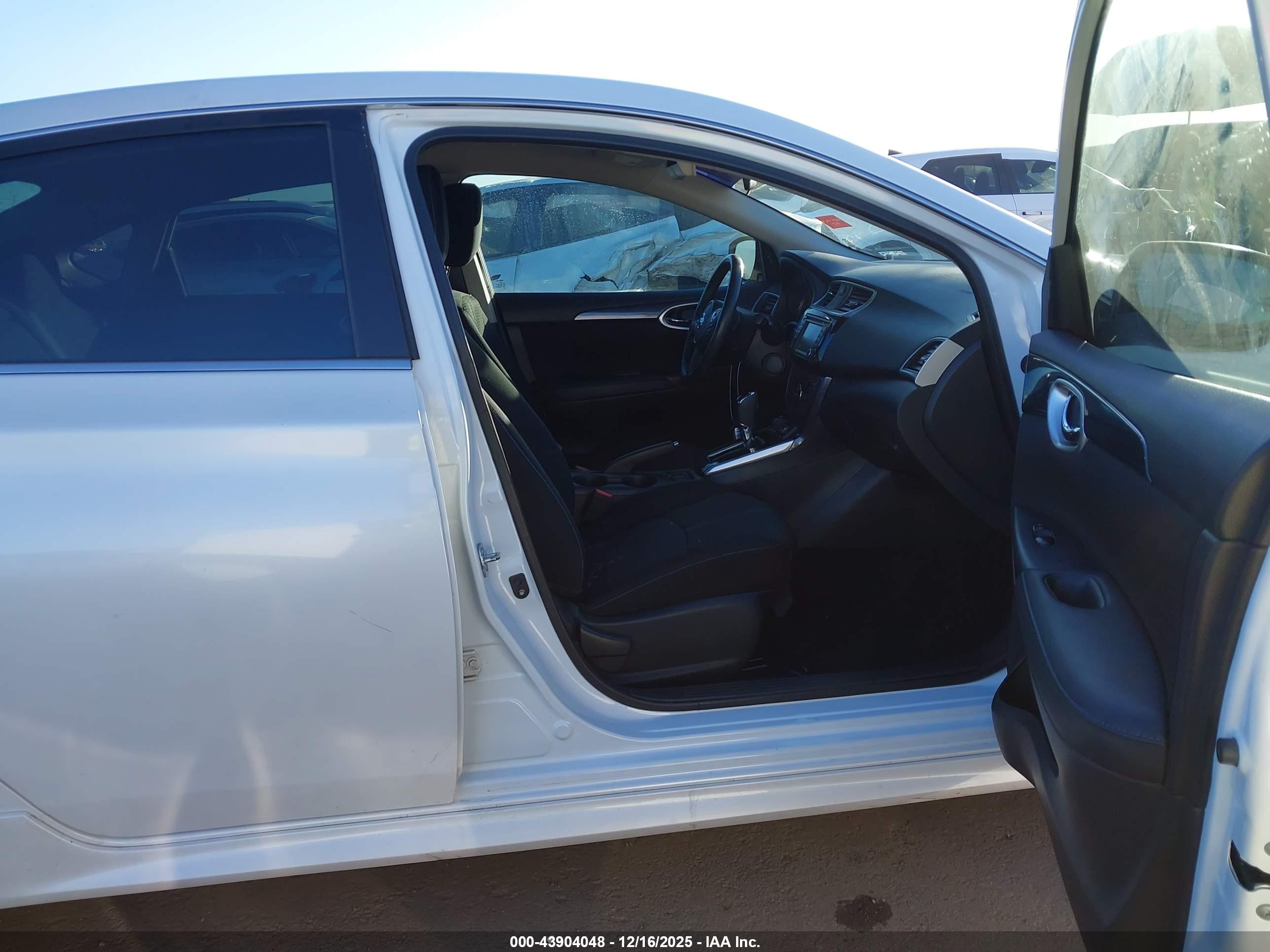 NISSAN SENTRA image 5