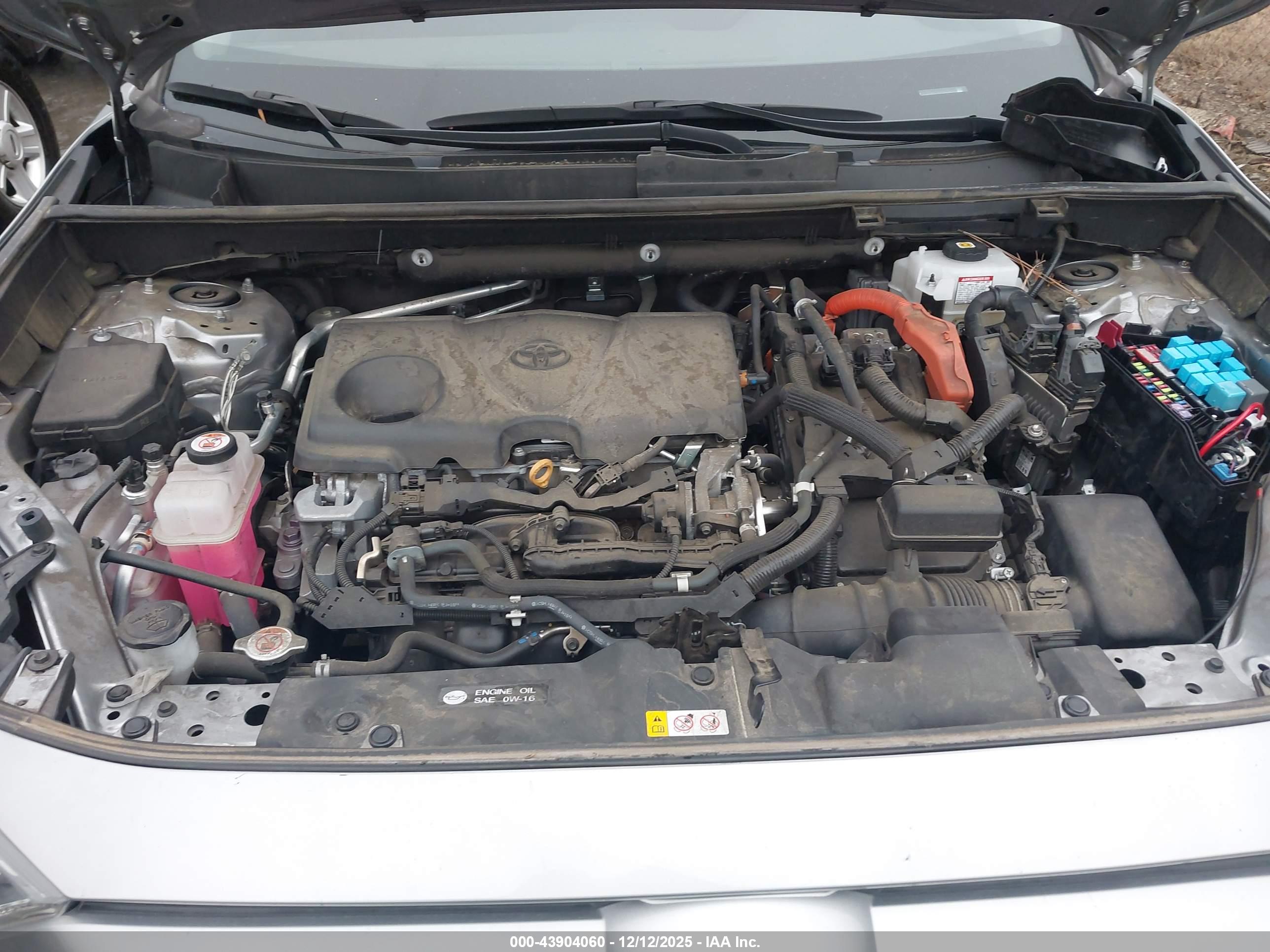 TOYOTA RAV4 image 10