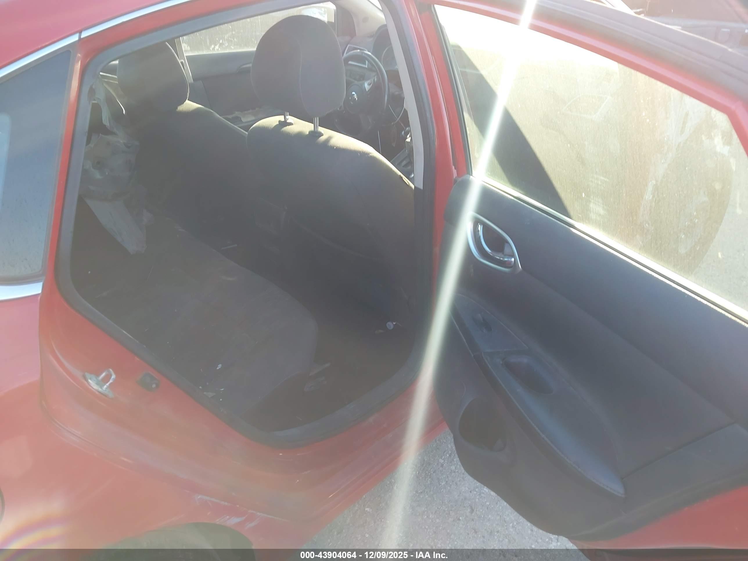 NISSAN SENTRA image 8