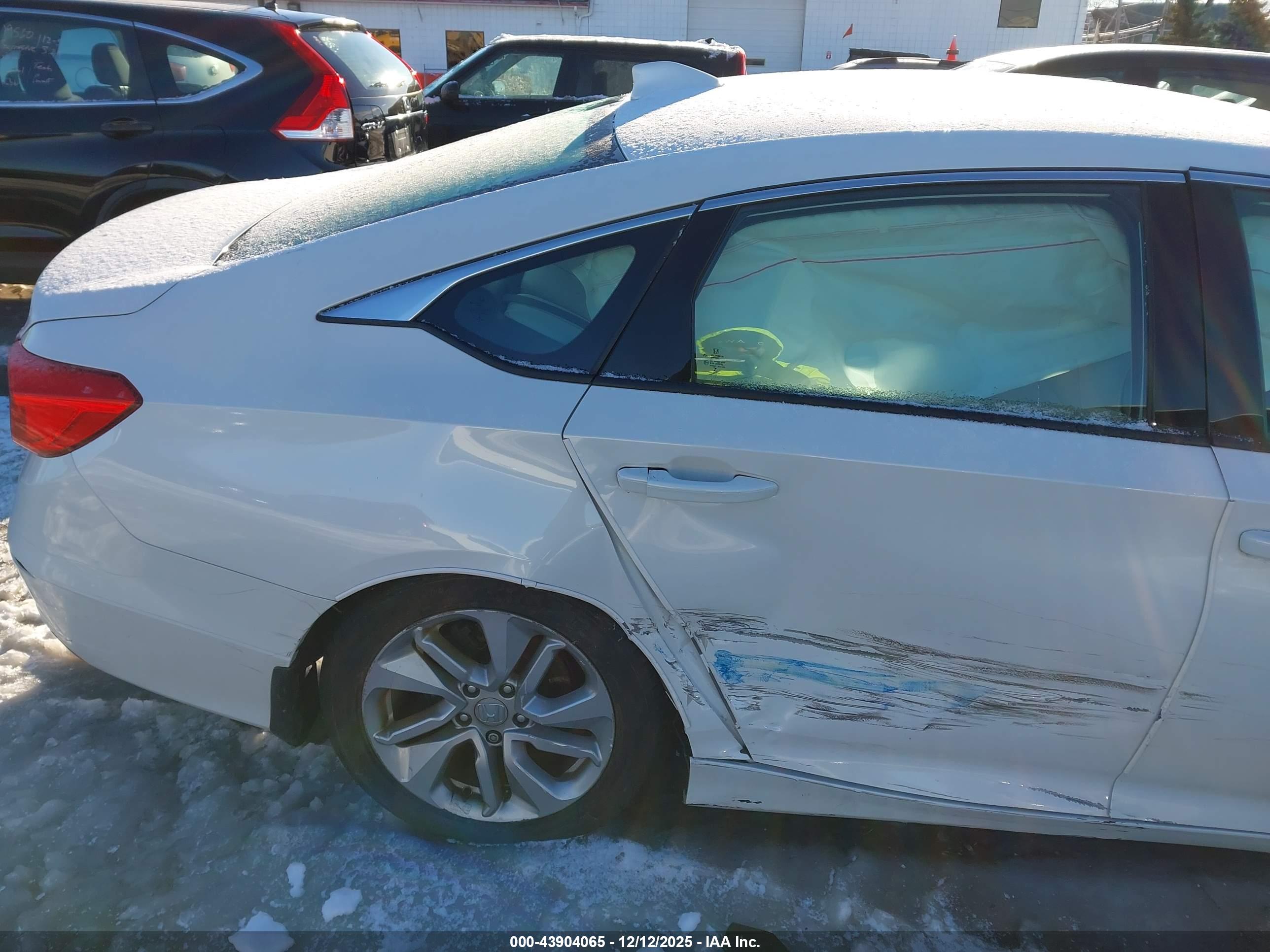 HONDA ACCORD image 6