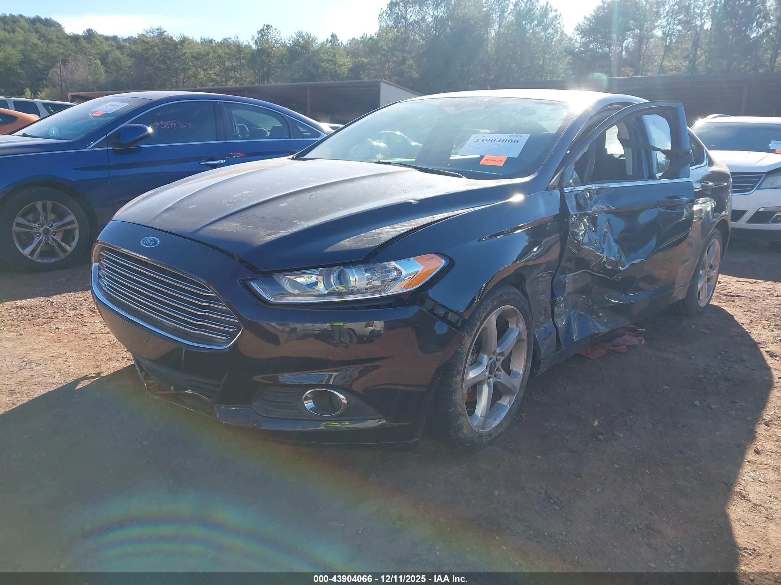 FORD FUSION image 2
