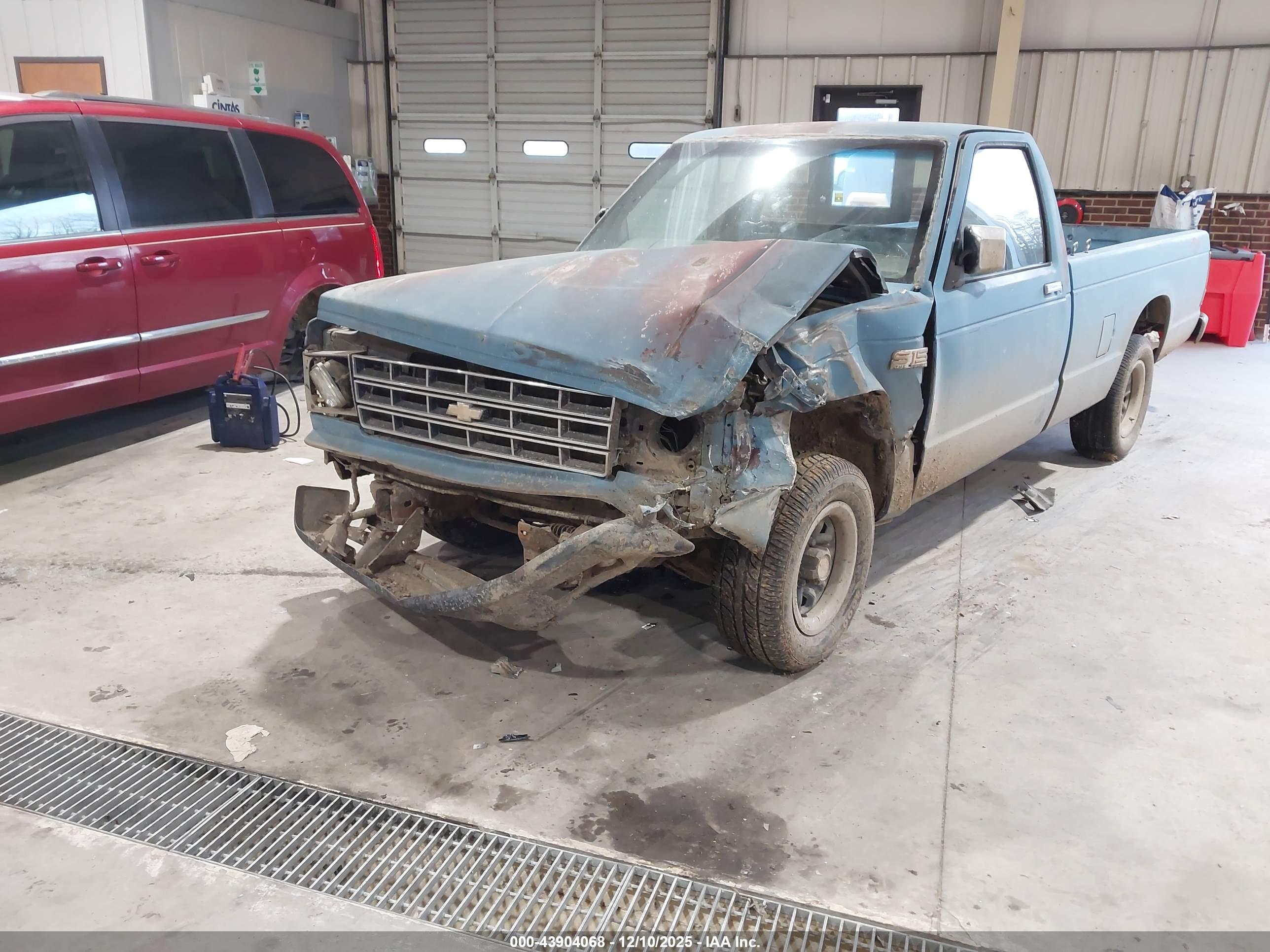 GMC S image 2