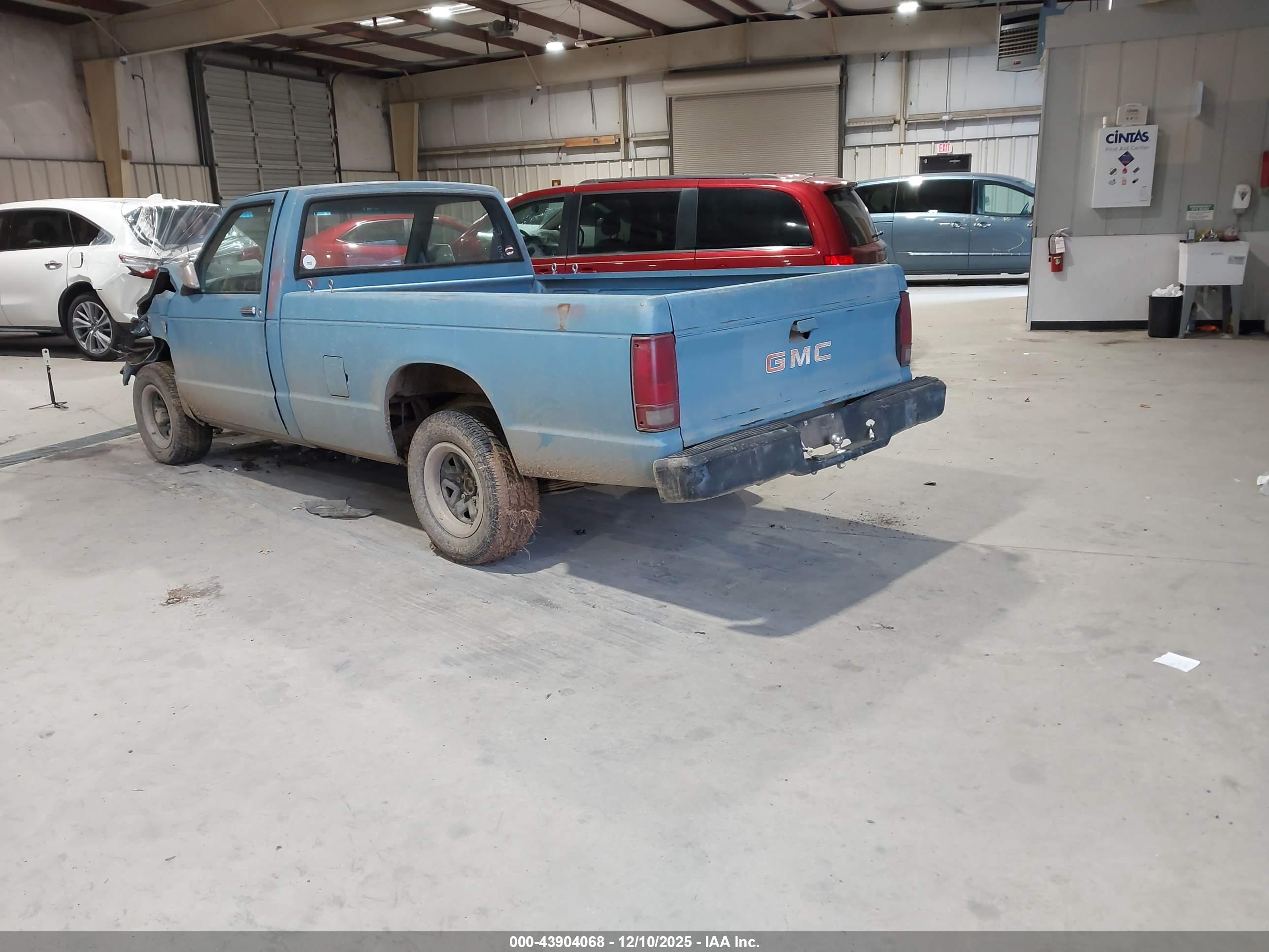 GMC S image 3