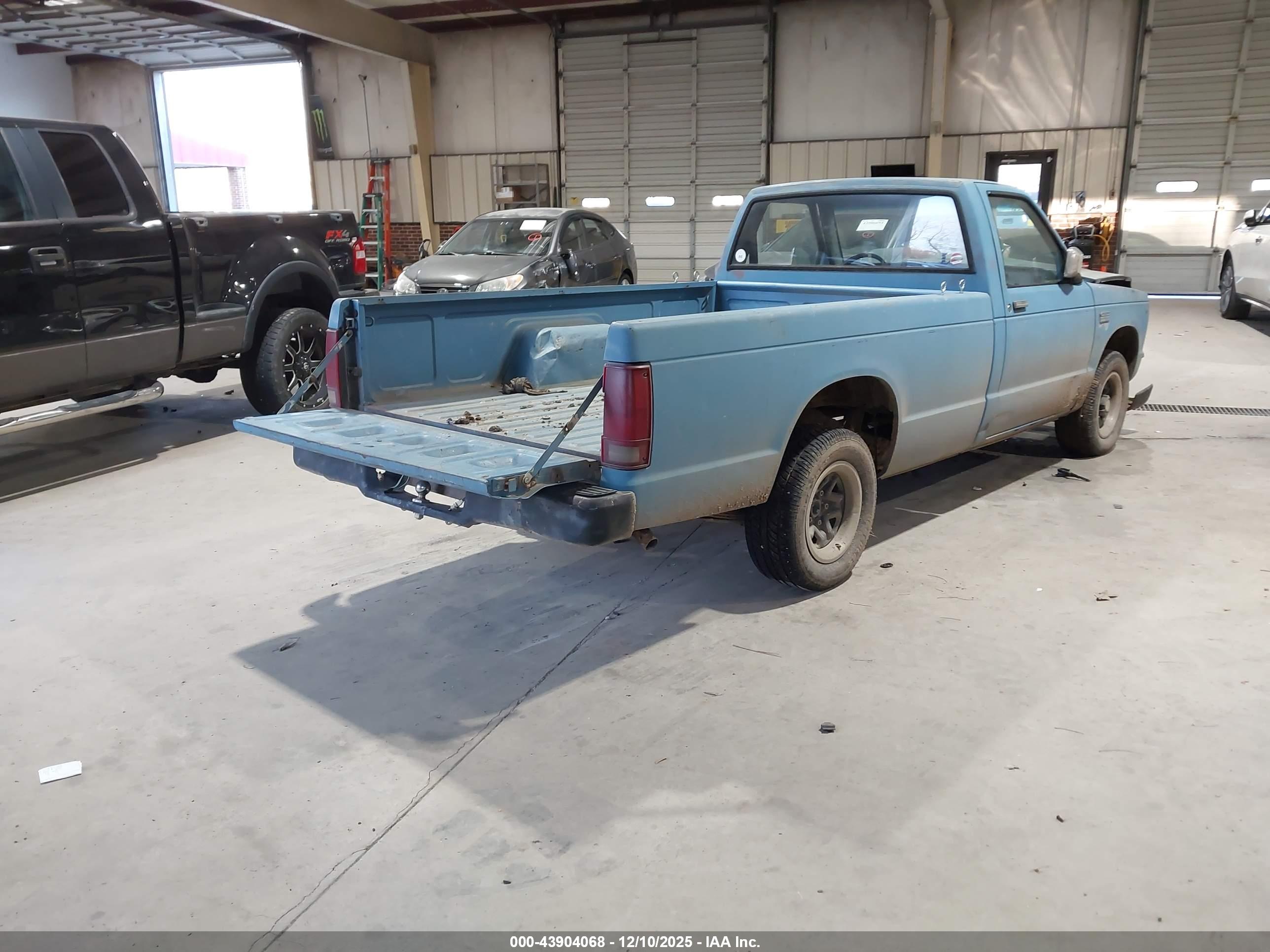 GMC S image 4