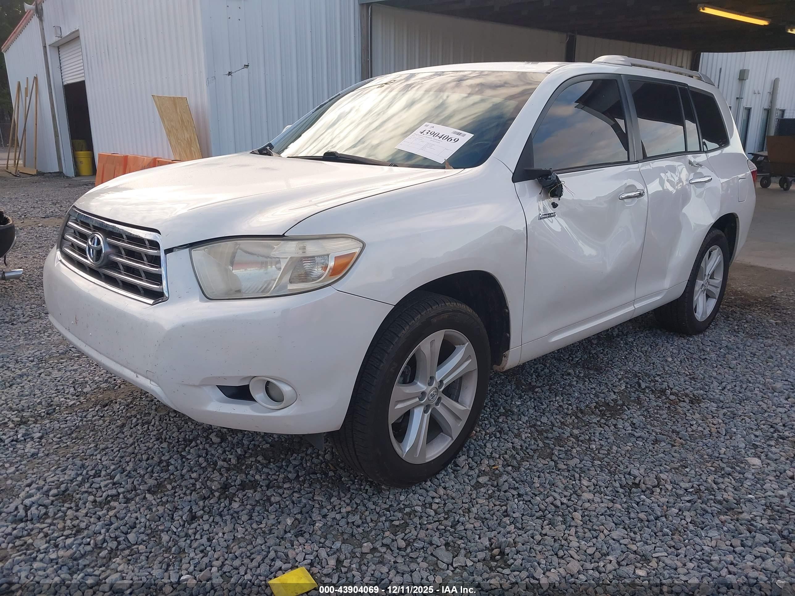 TOYOTA HIGHLANDER image 2