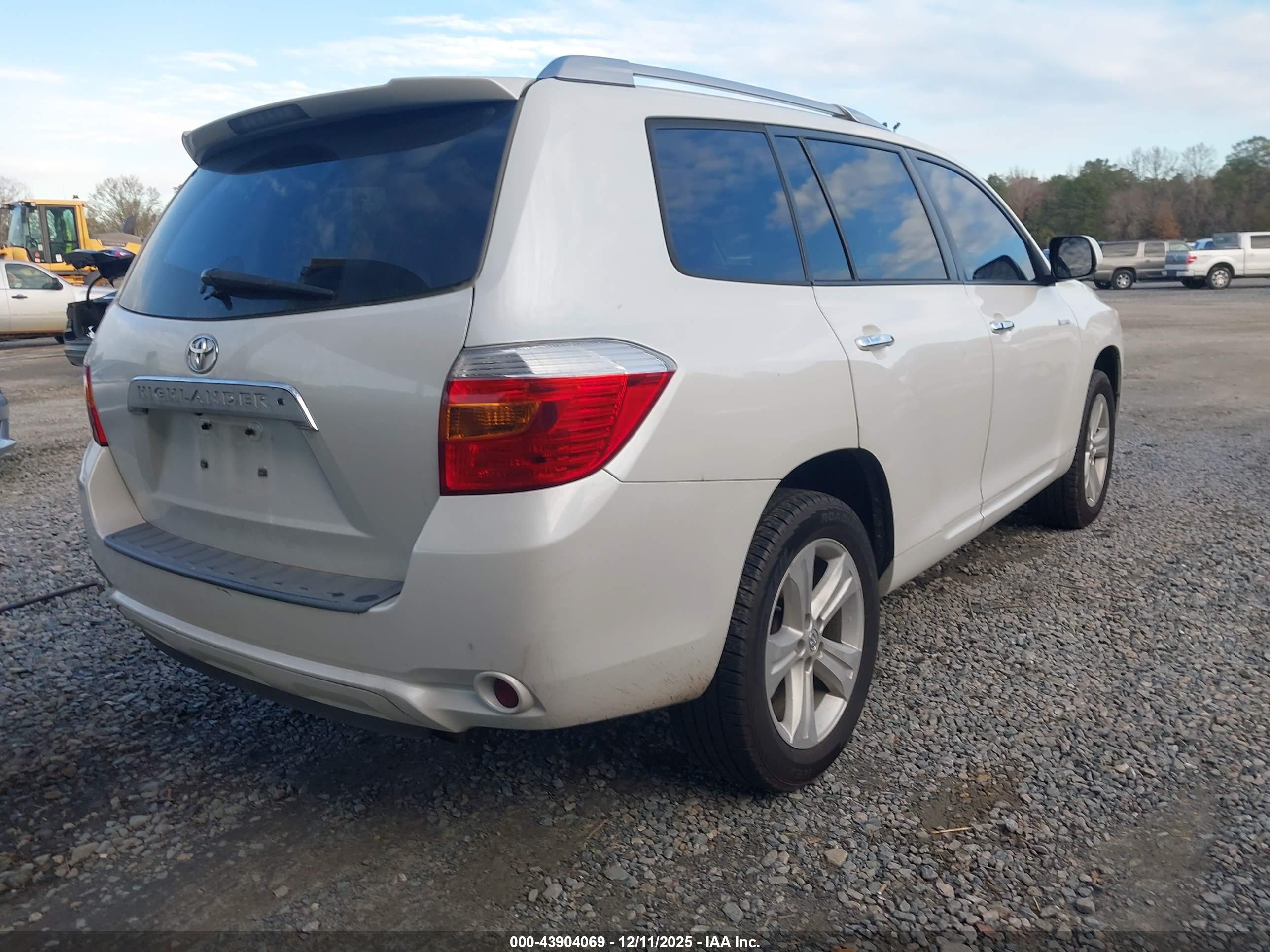 TOYOTA HIGHLANDER image 4