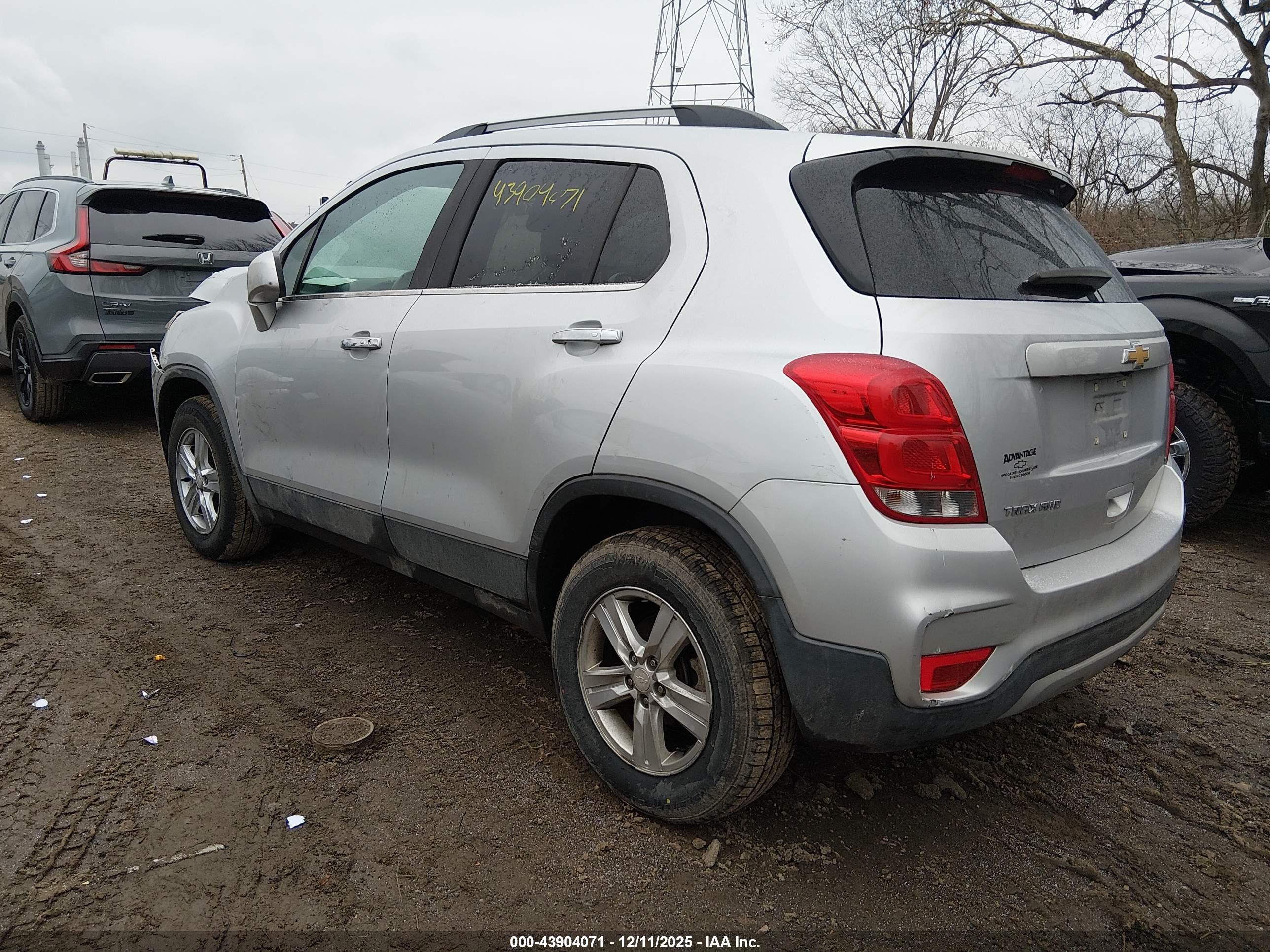 CHEVROLET TRAX image 3