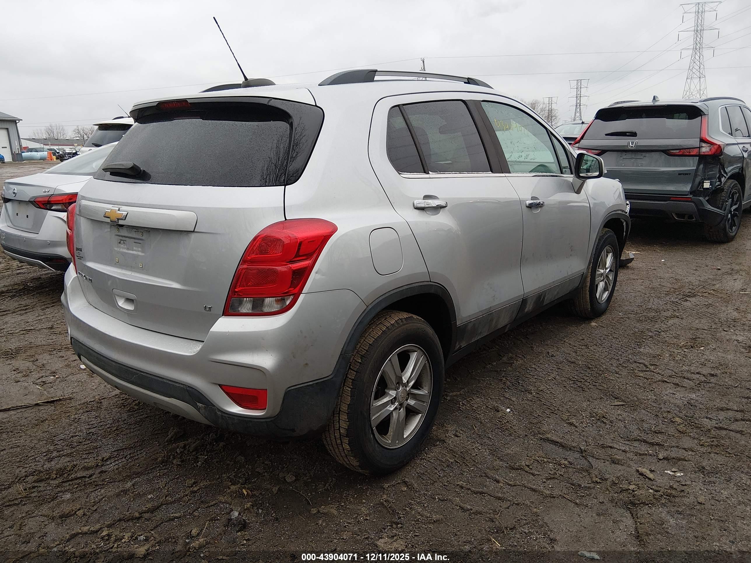 CHEVROLET TRAX image 4