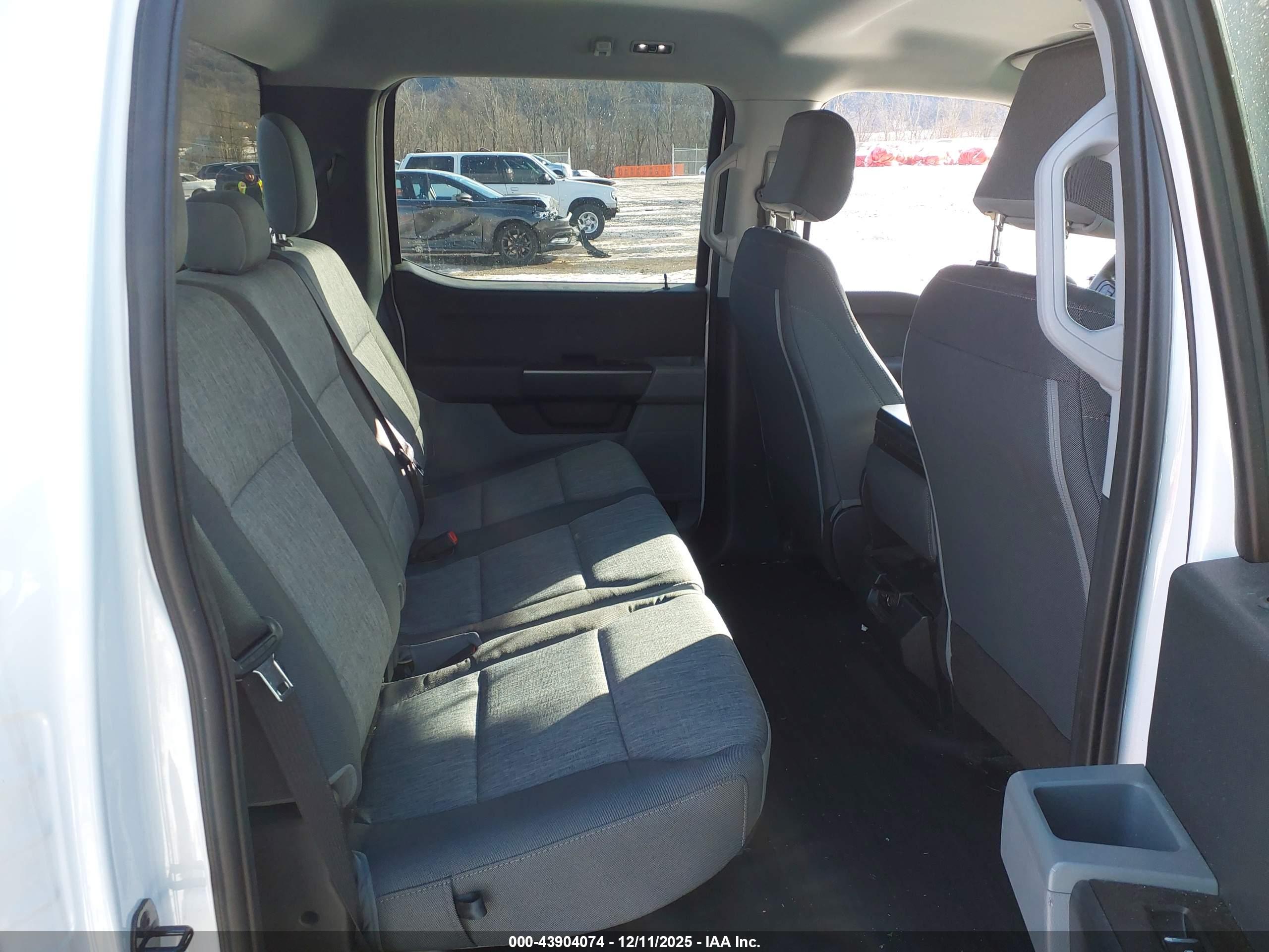 FORD F-150 image 8