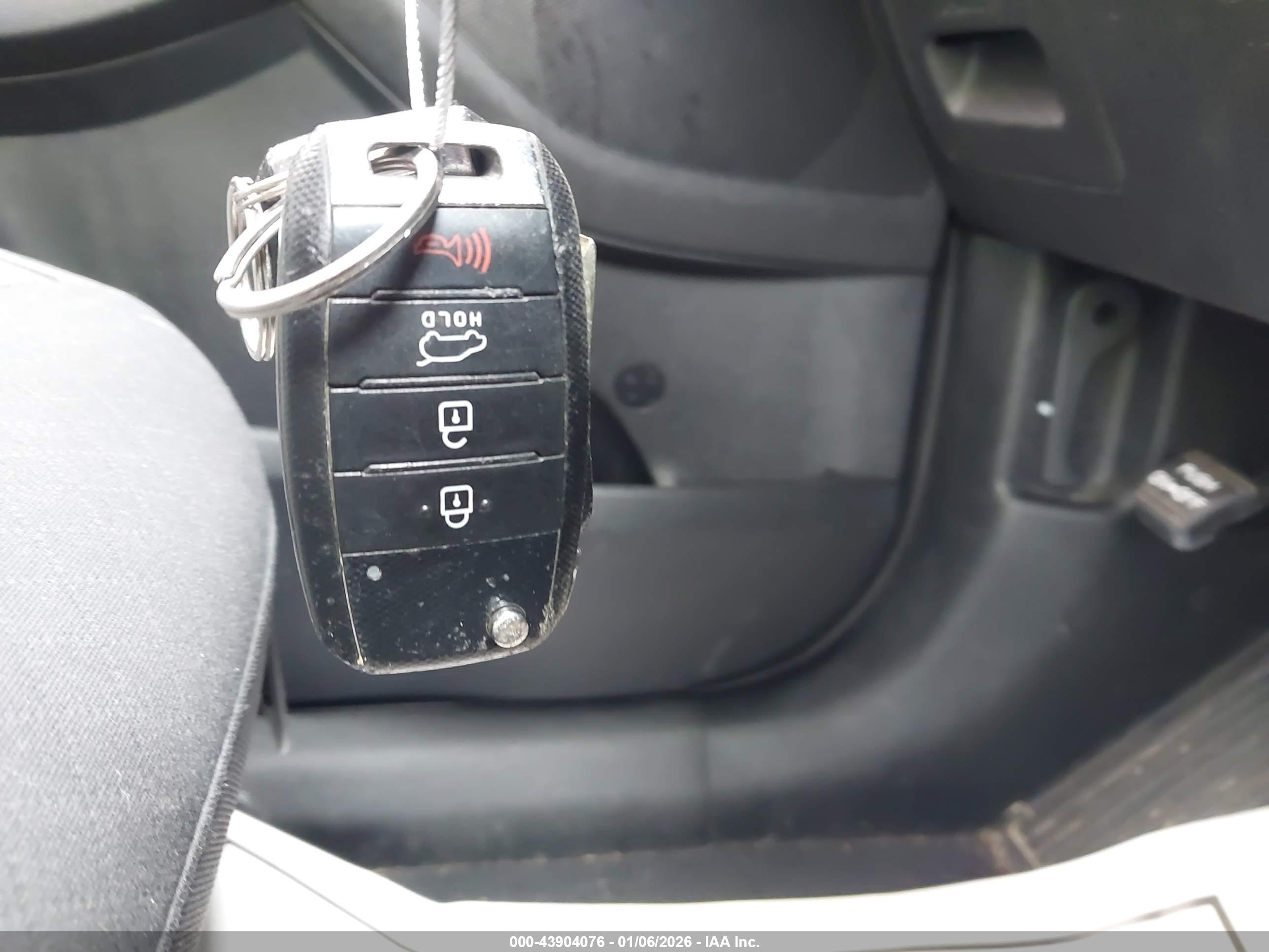 KIA SORENTO image 11