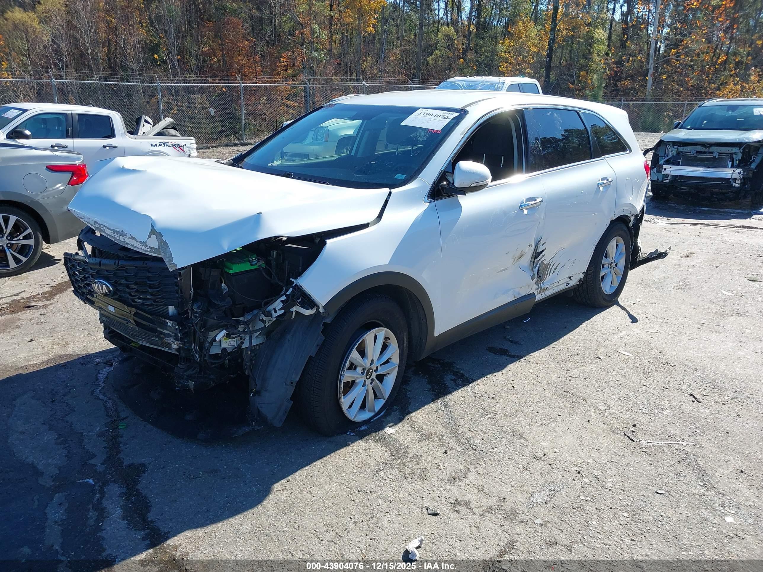 KIA SORENTO image 2