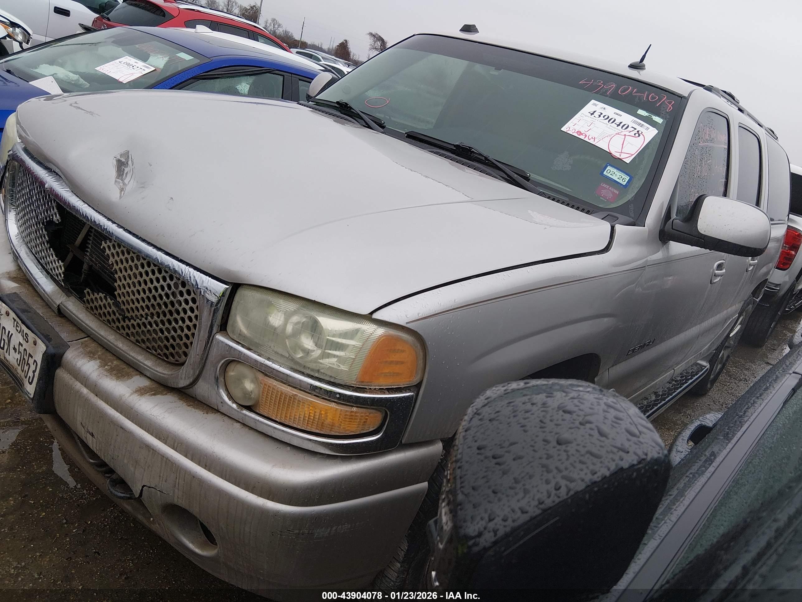 GMC YUKON image 2