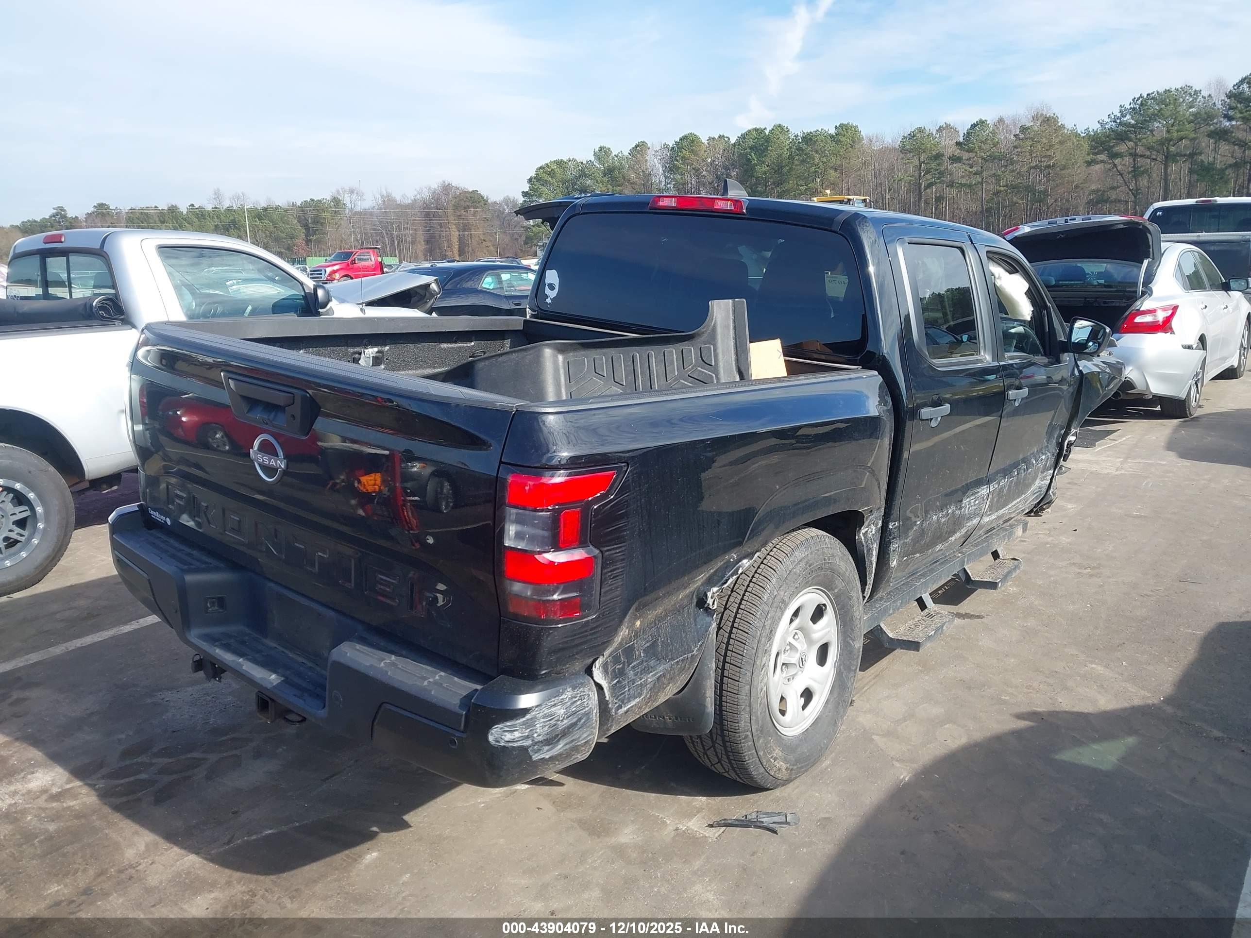 NISSAN FRONTIER image 4