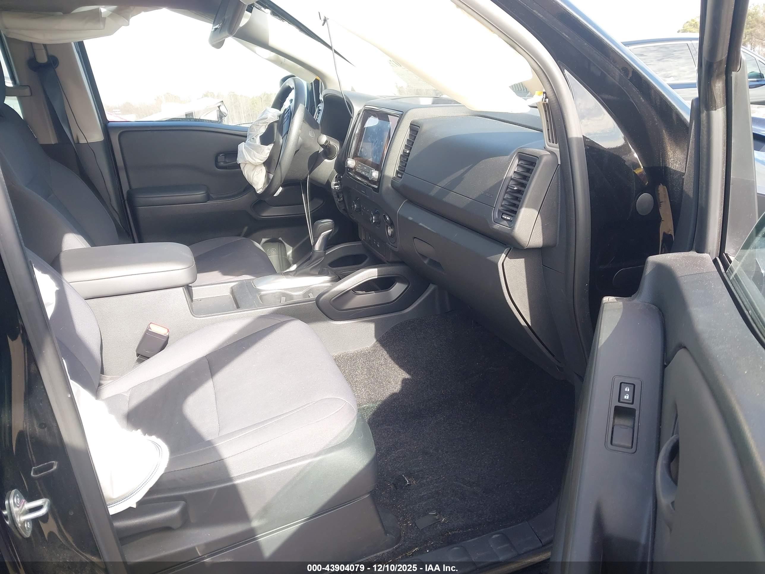 NISSAN FRONTIER image 5
