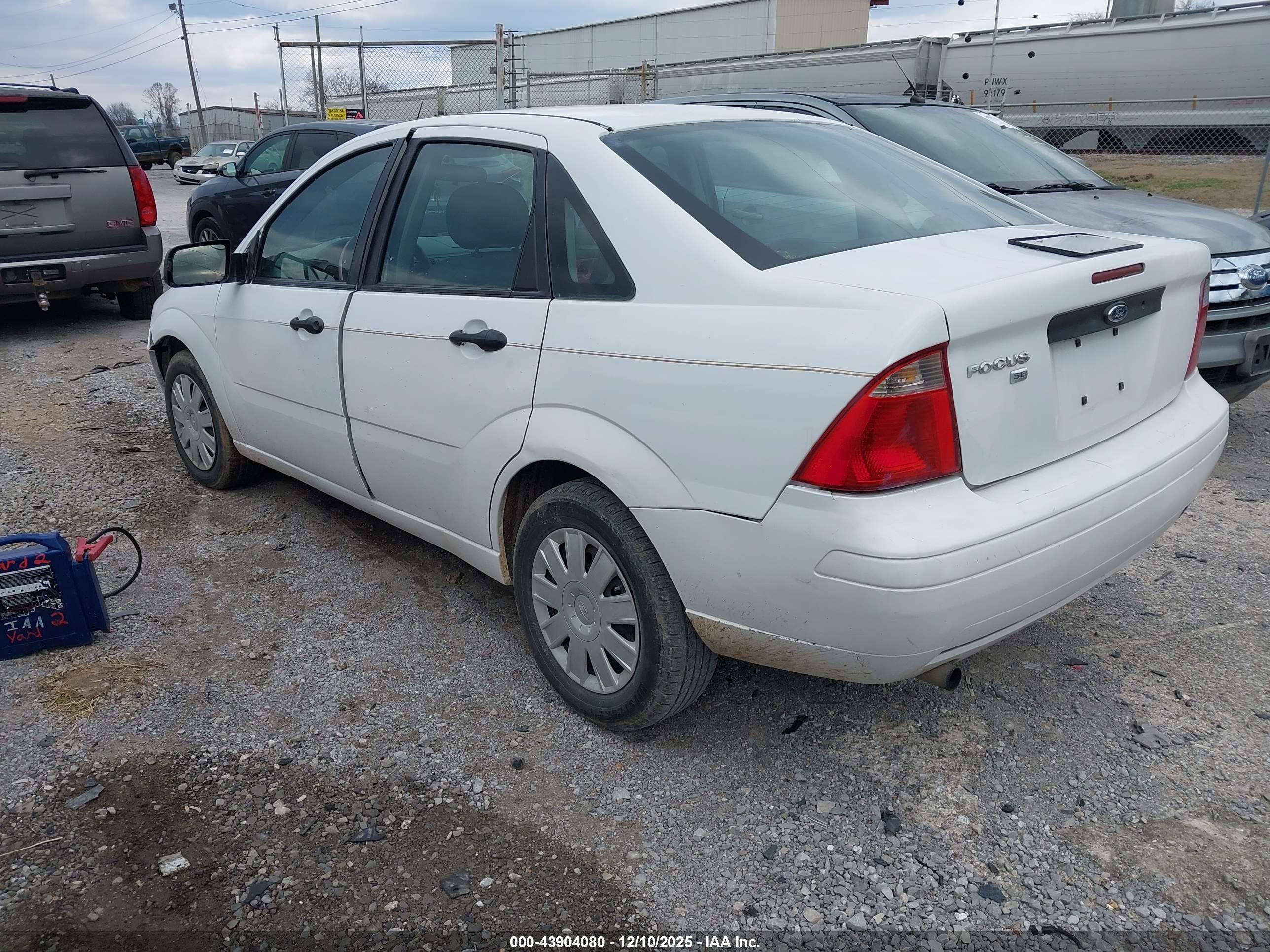 FORD FOCUS image 3