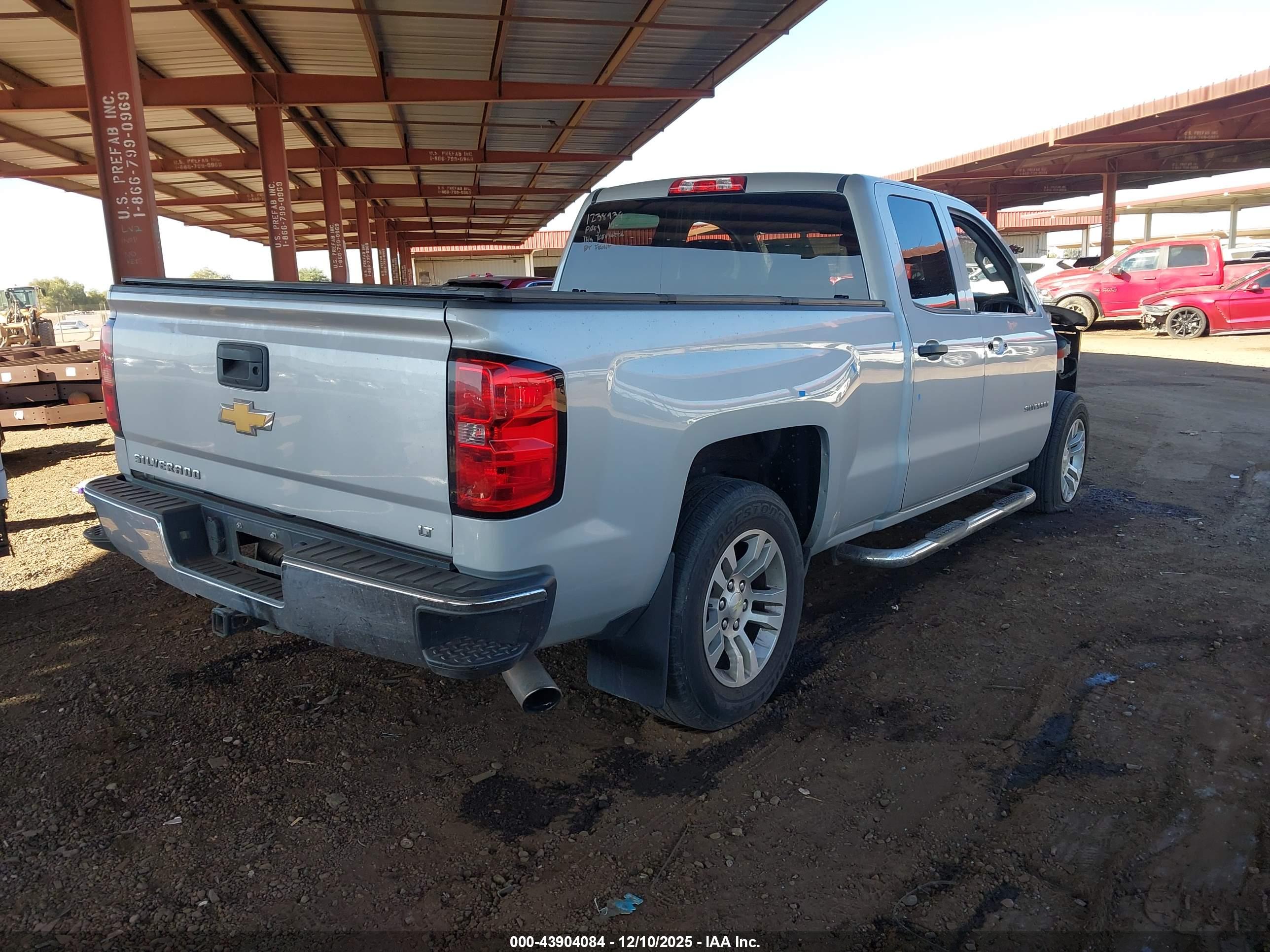 CHEVROLET SILVERADO image 4