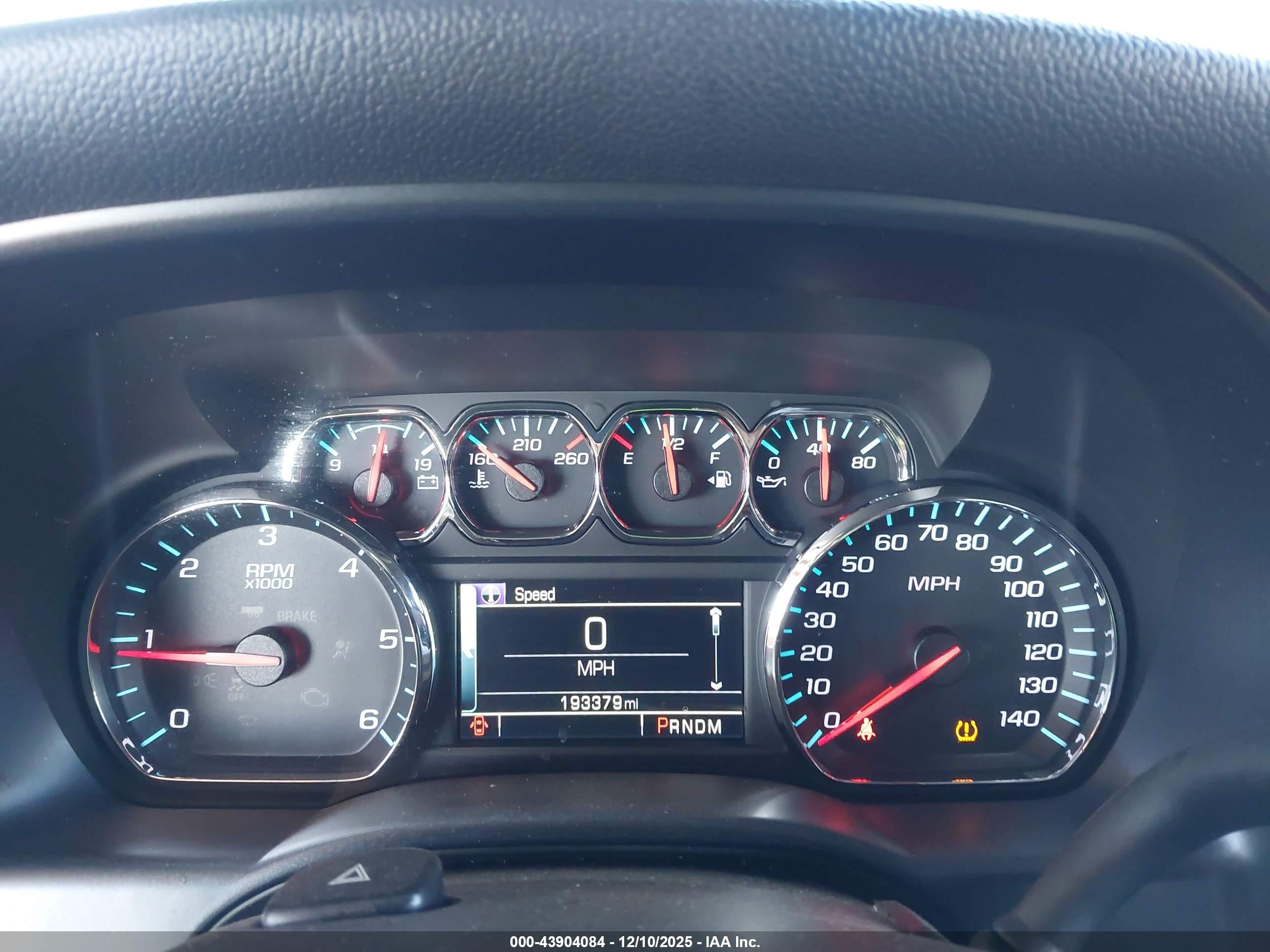 CHEVROLET SILVERADO image 7