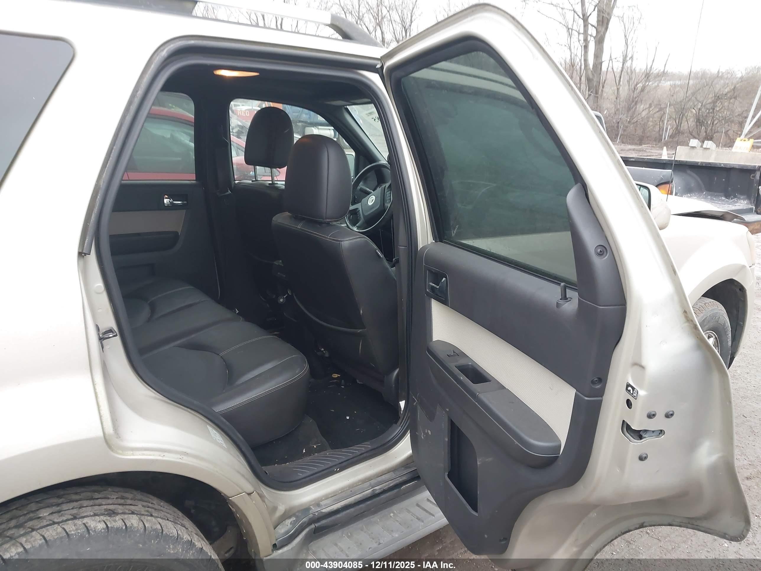 MERCURY MARINER image 8