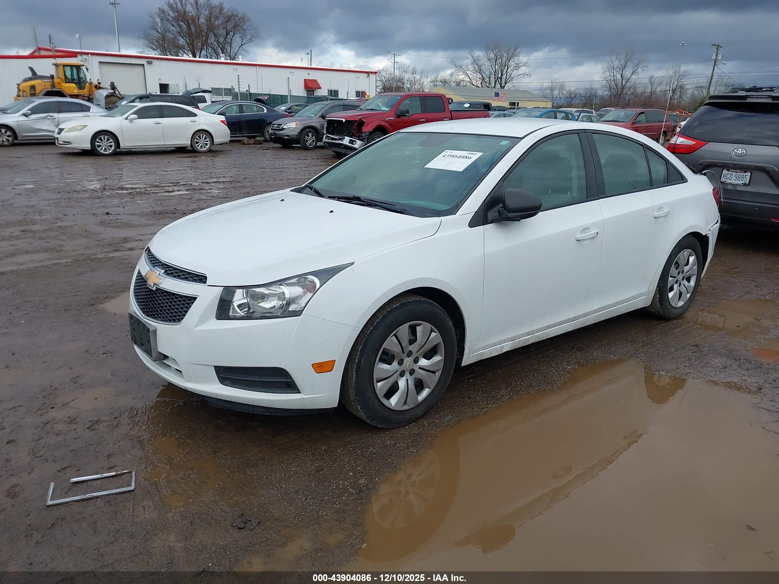 CHEVROLET CRUZE image 2