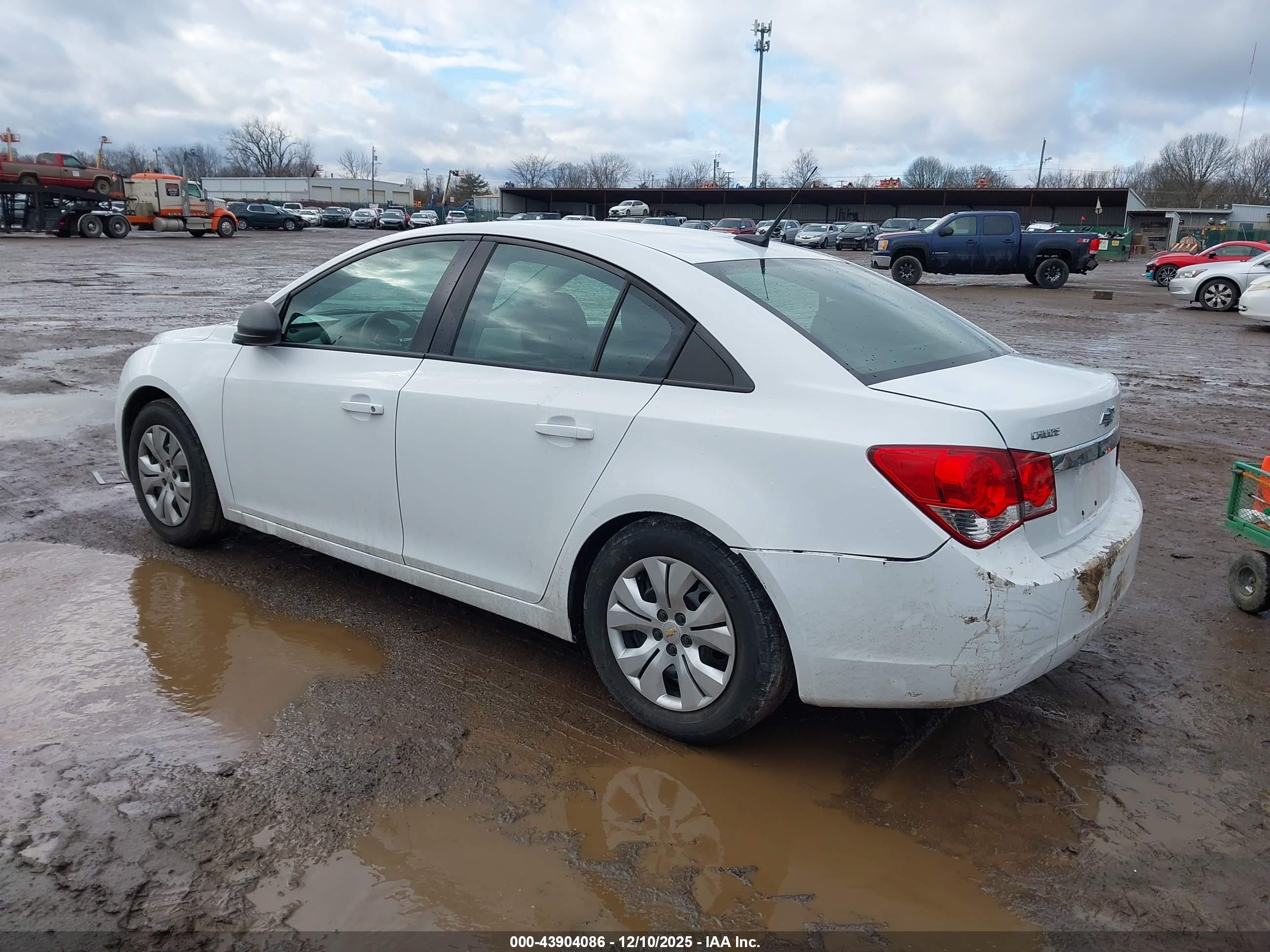 CHEVROLET CRUZE image 3