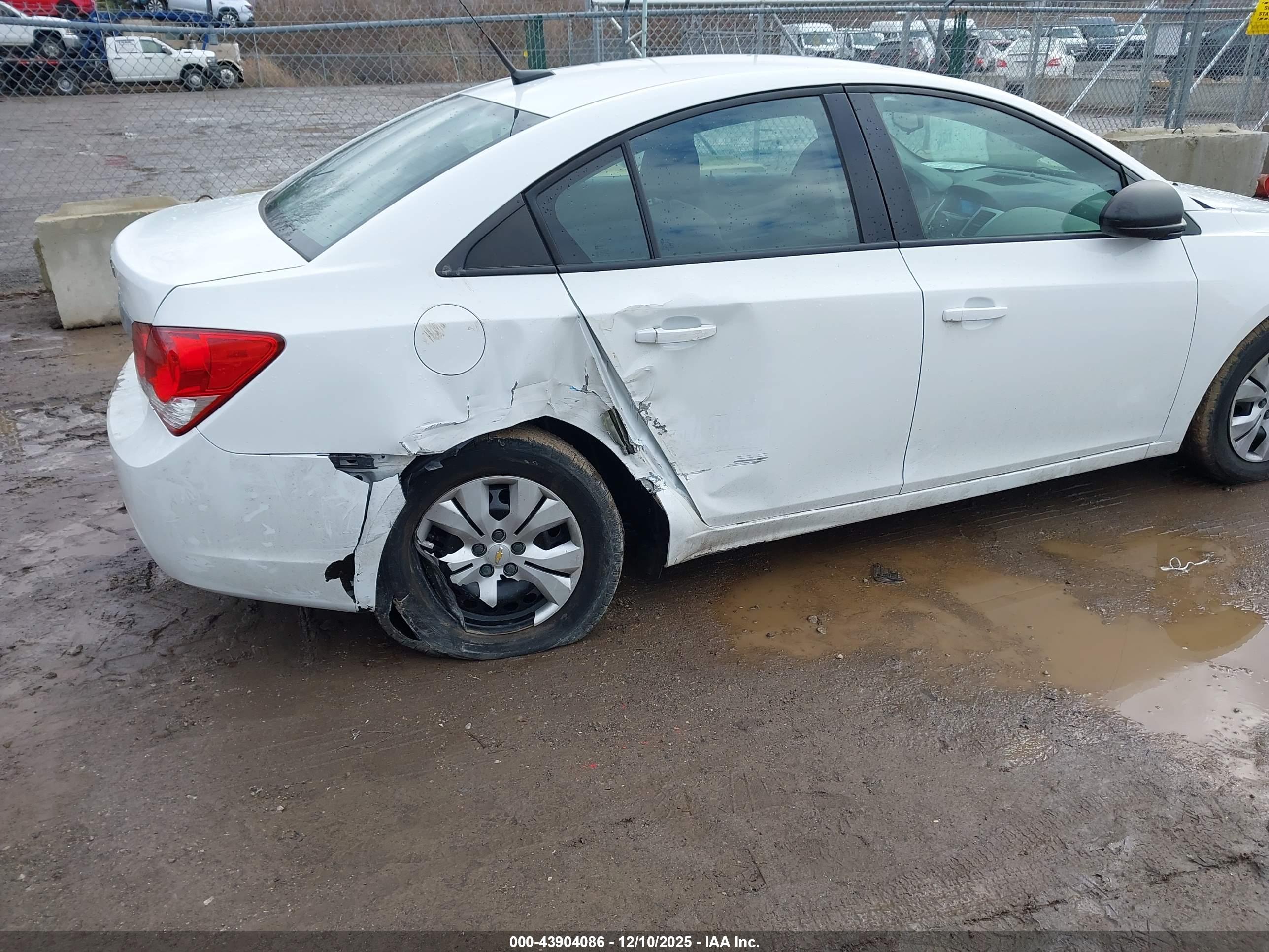 CHEVROLET CRUZE image 6