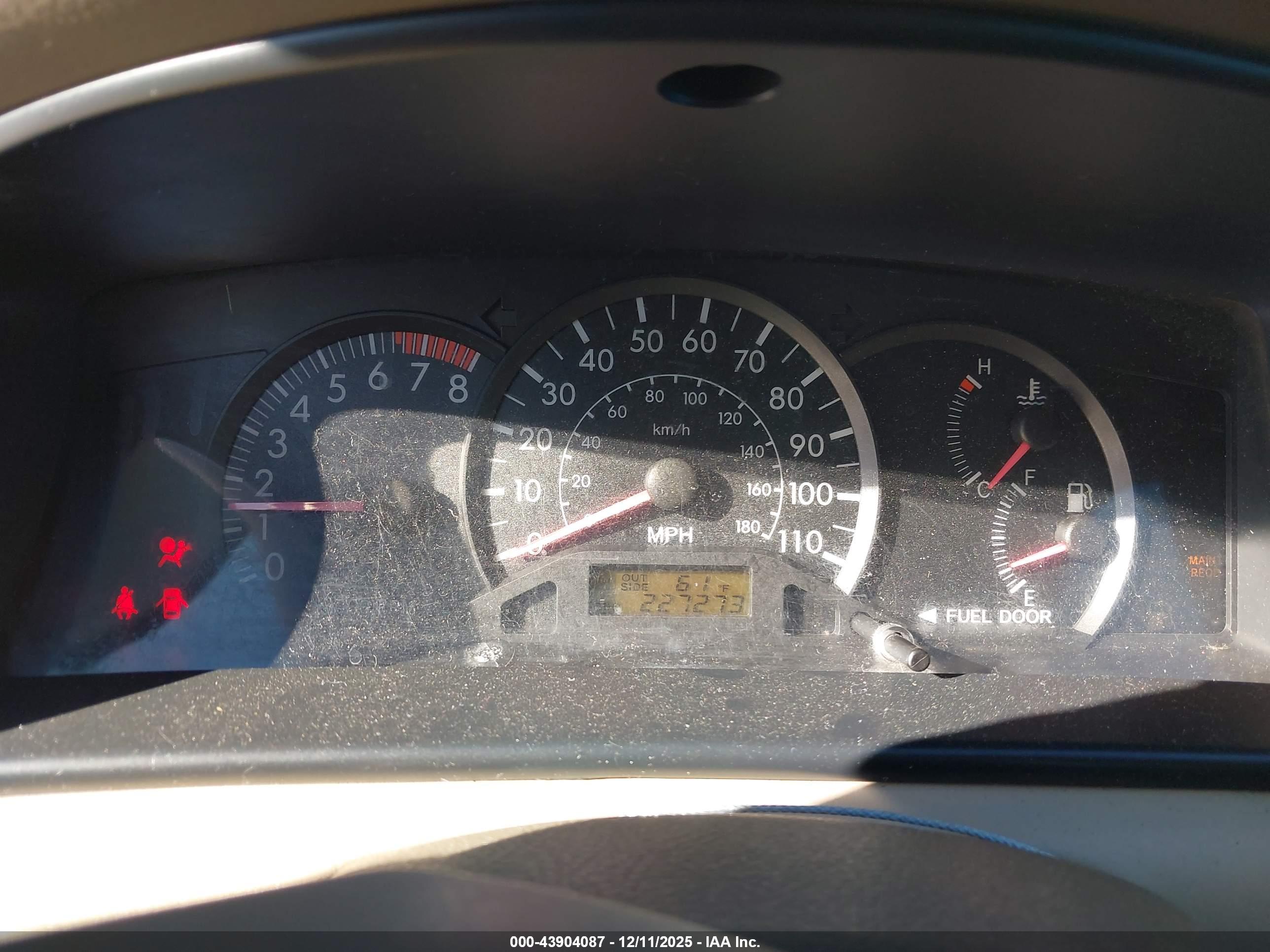 TOYOTA COROLLA image 7