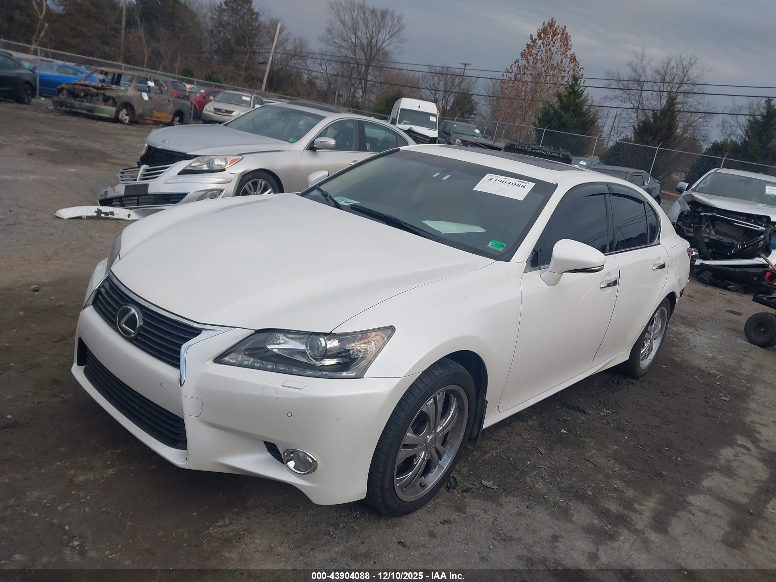 LEXUS GS image 2